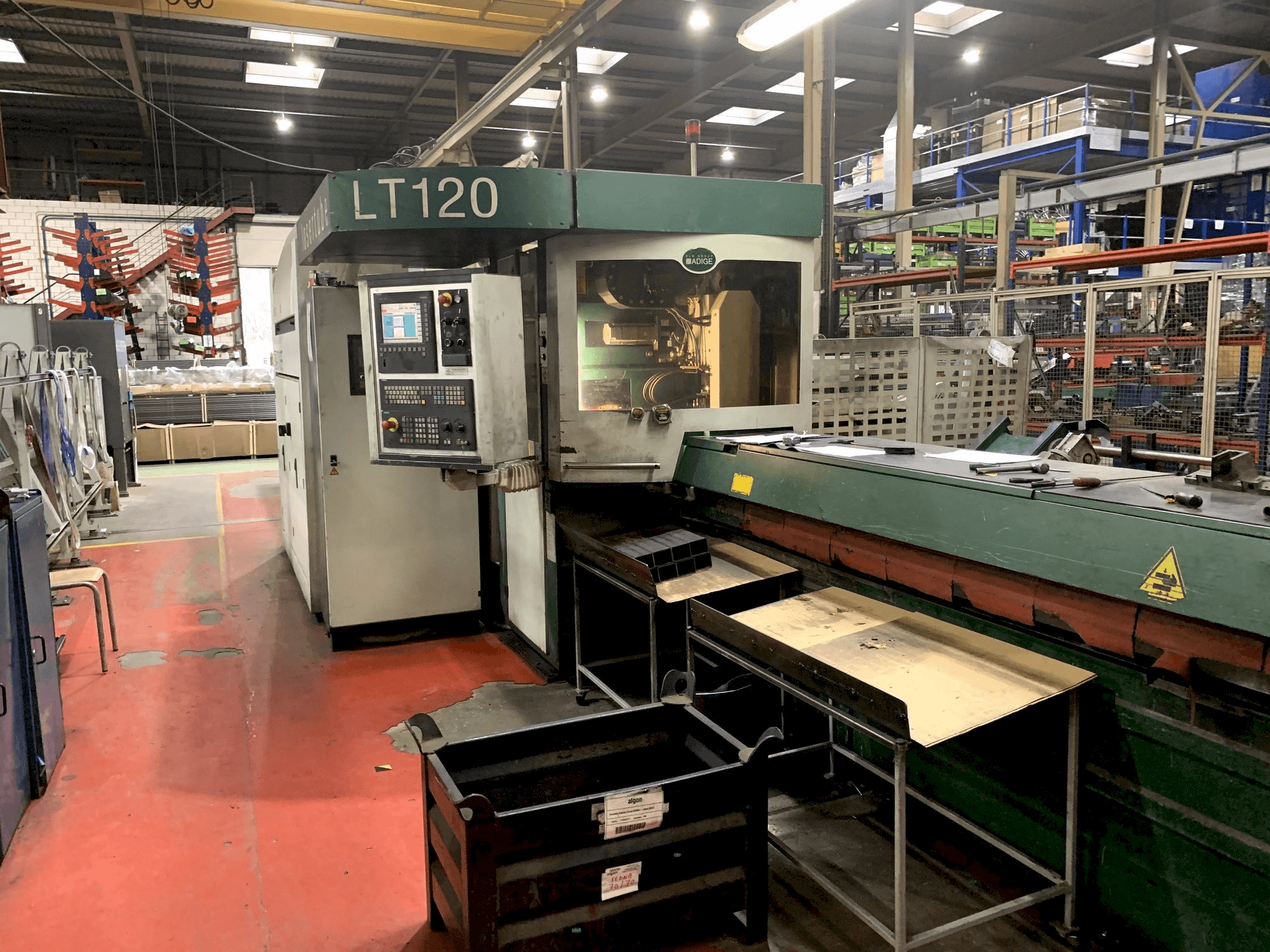 A ADIGE LT 120 gép elölnézete