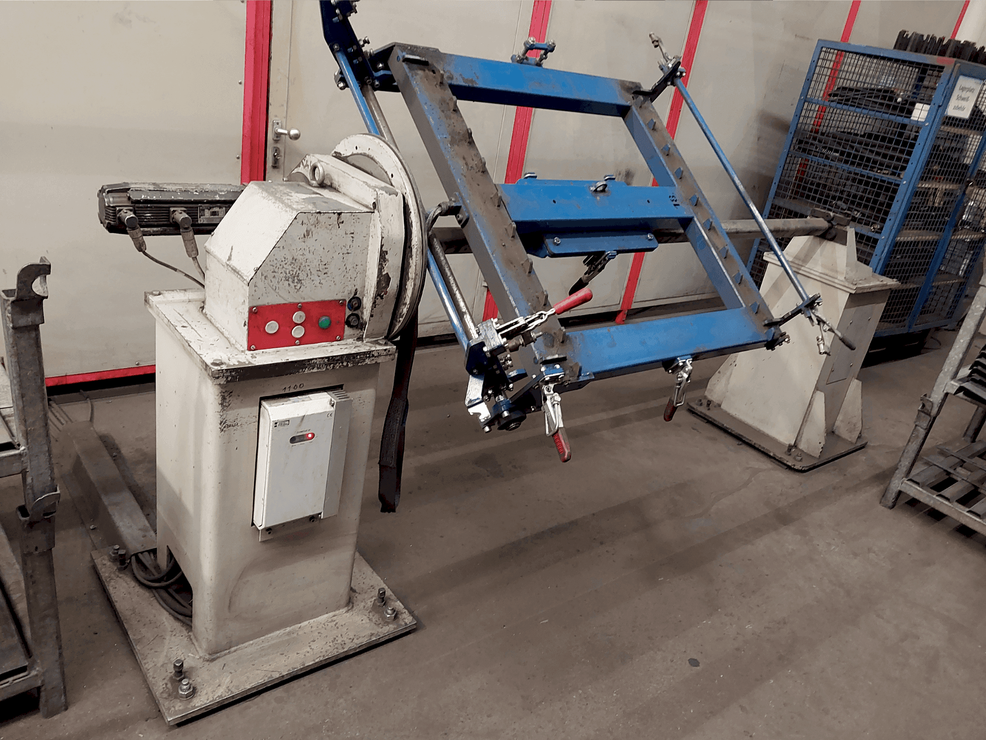 A IGM Welding Robot System gép elölnézete