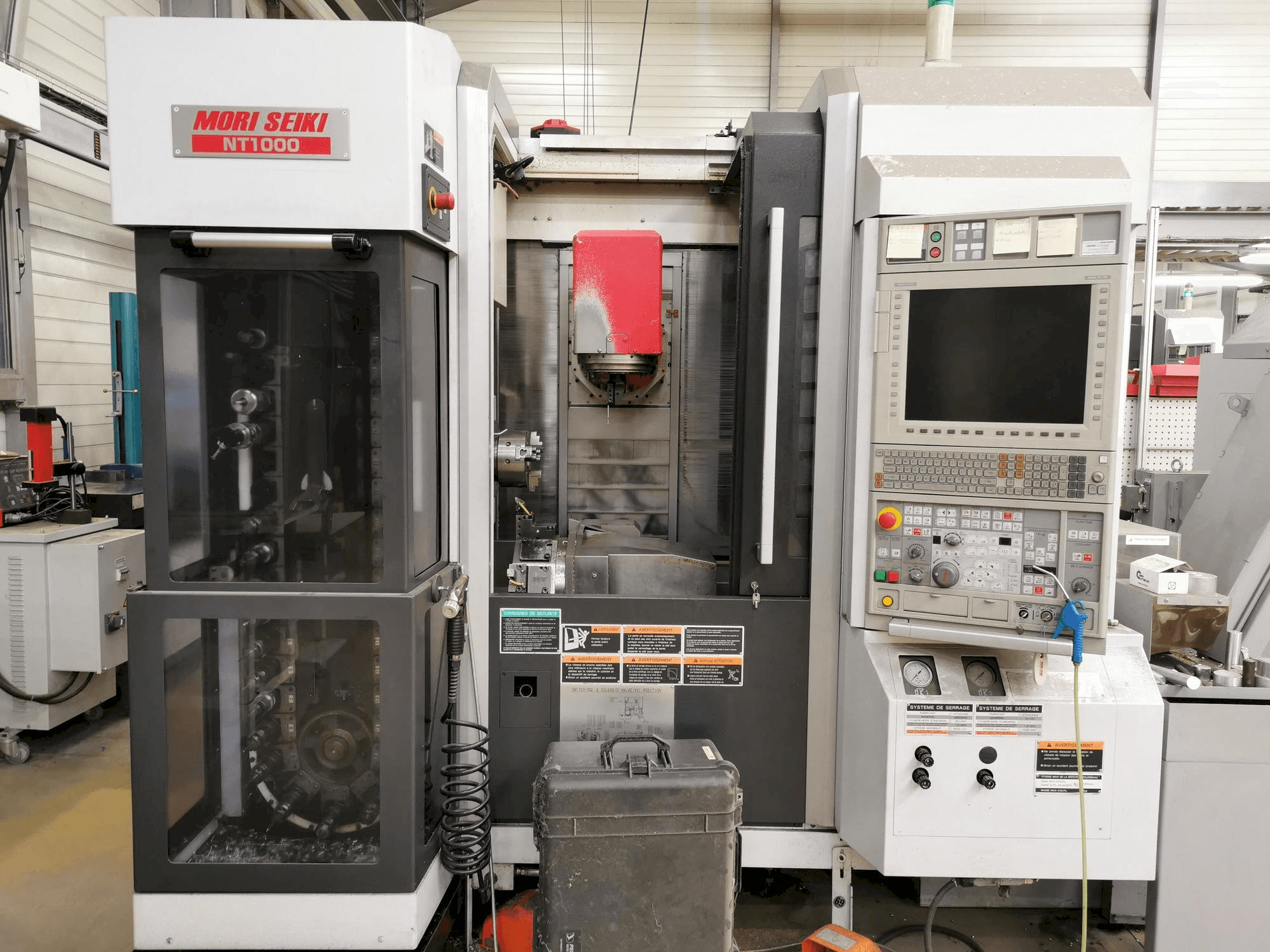 A MORI SEIKI NT 1000 gép elölnézete