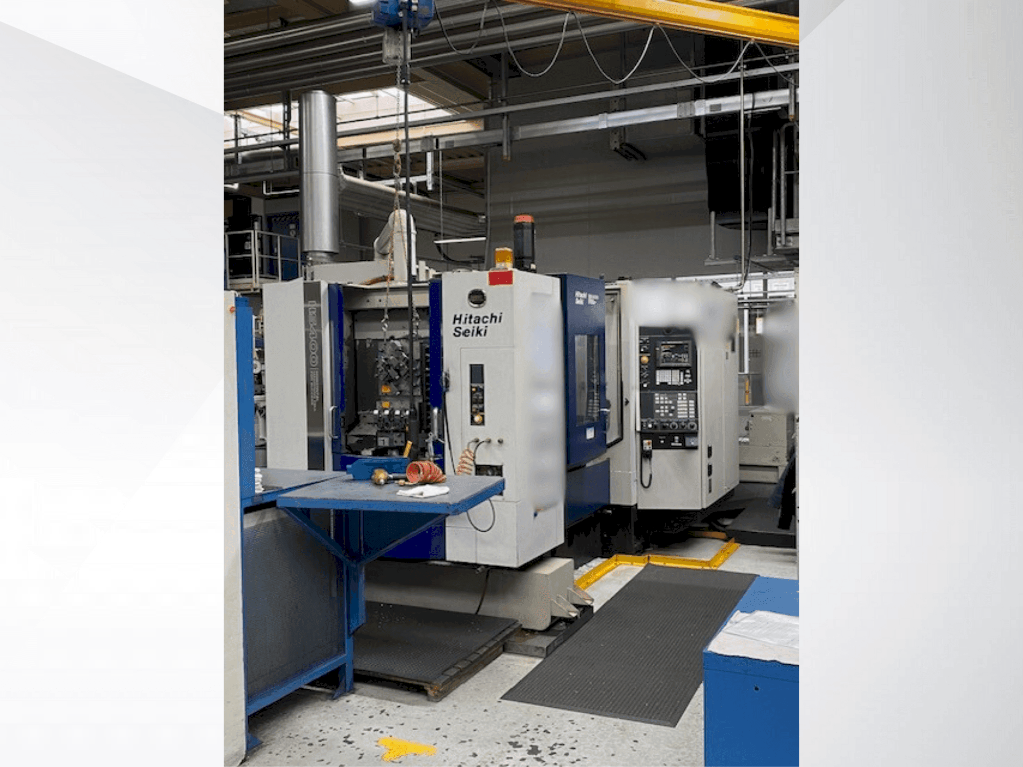 A HITACHI SEIKI HS 400 gép elölnézete
