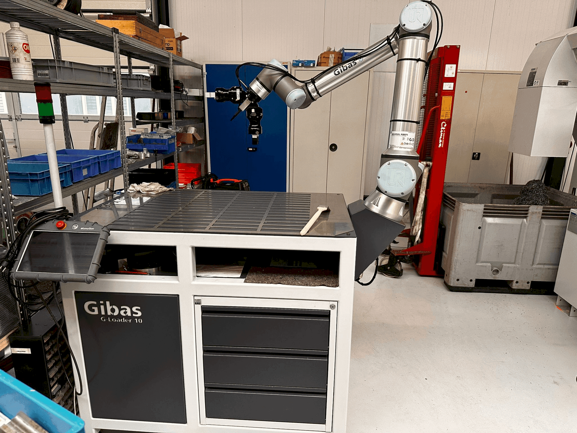 A Universal Robots UR10e-Serie gép elölnézete