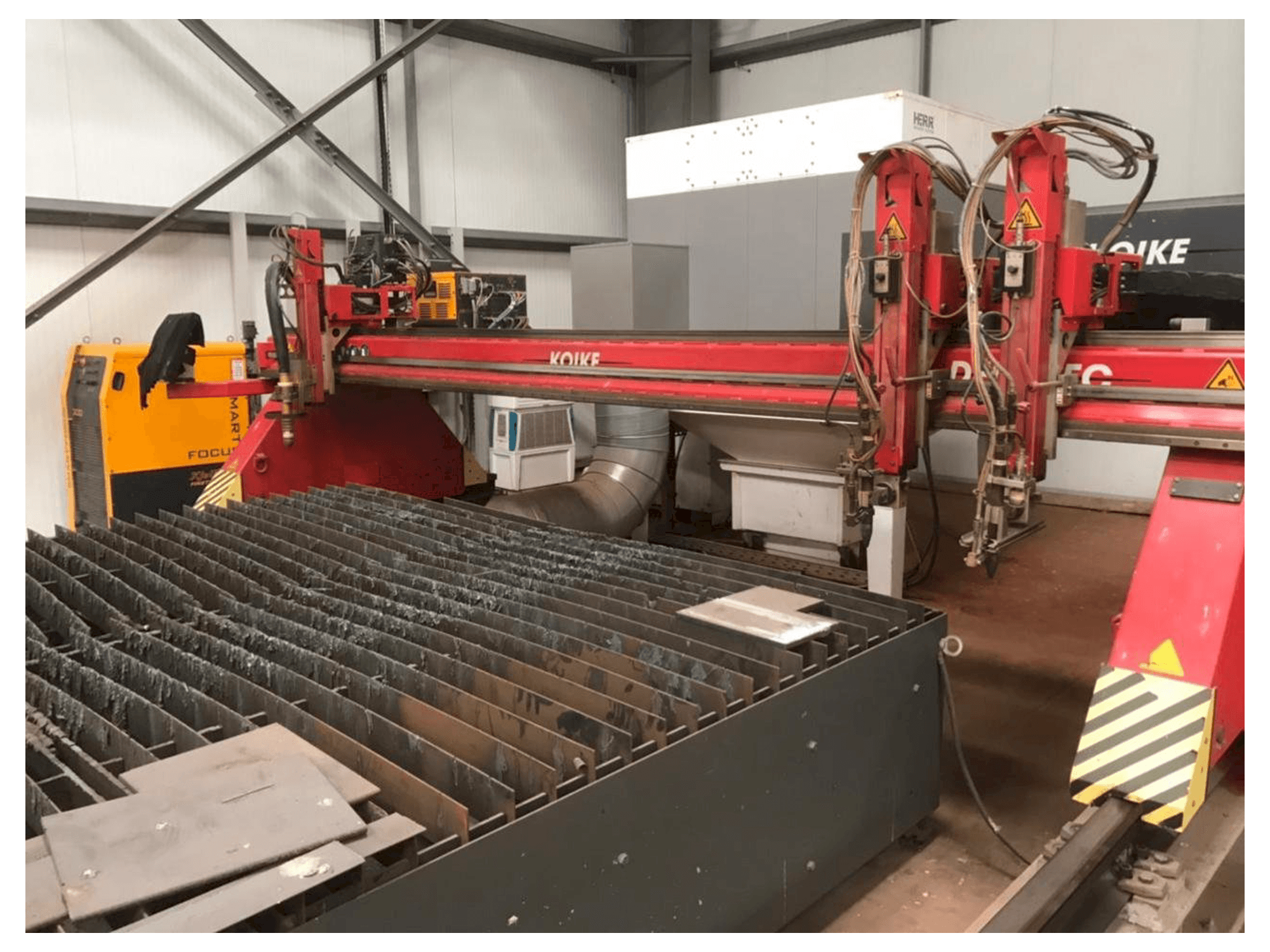 A KOIKE Deltatec 4500 gép elölnézete