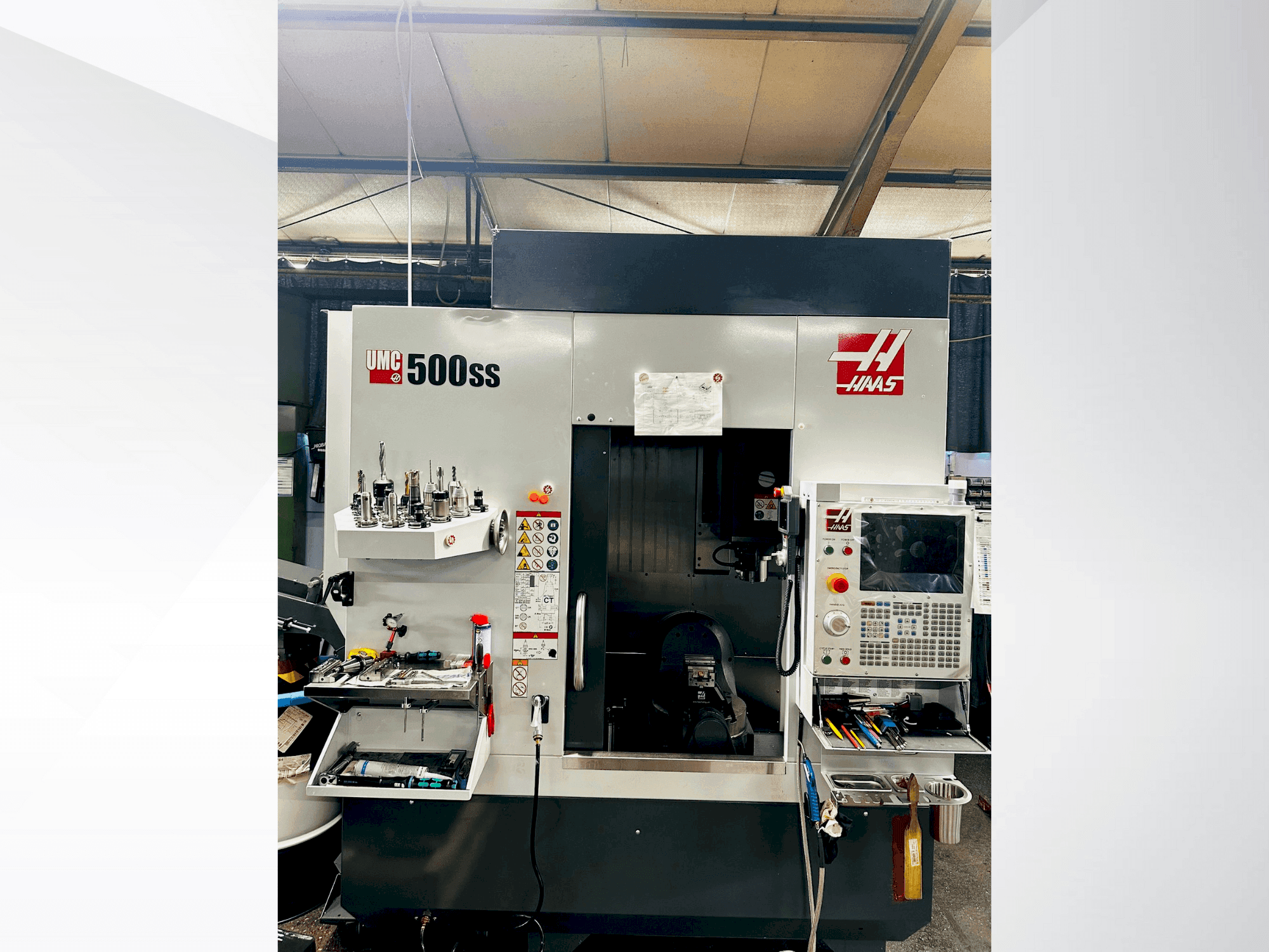 A HAAS UMC 500 SS gép elölnézete