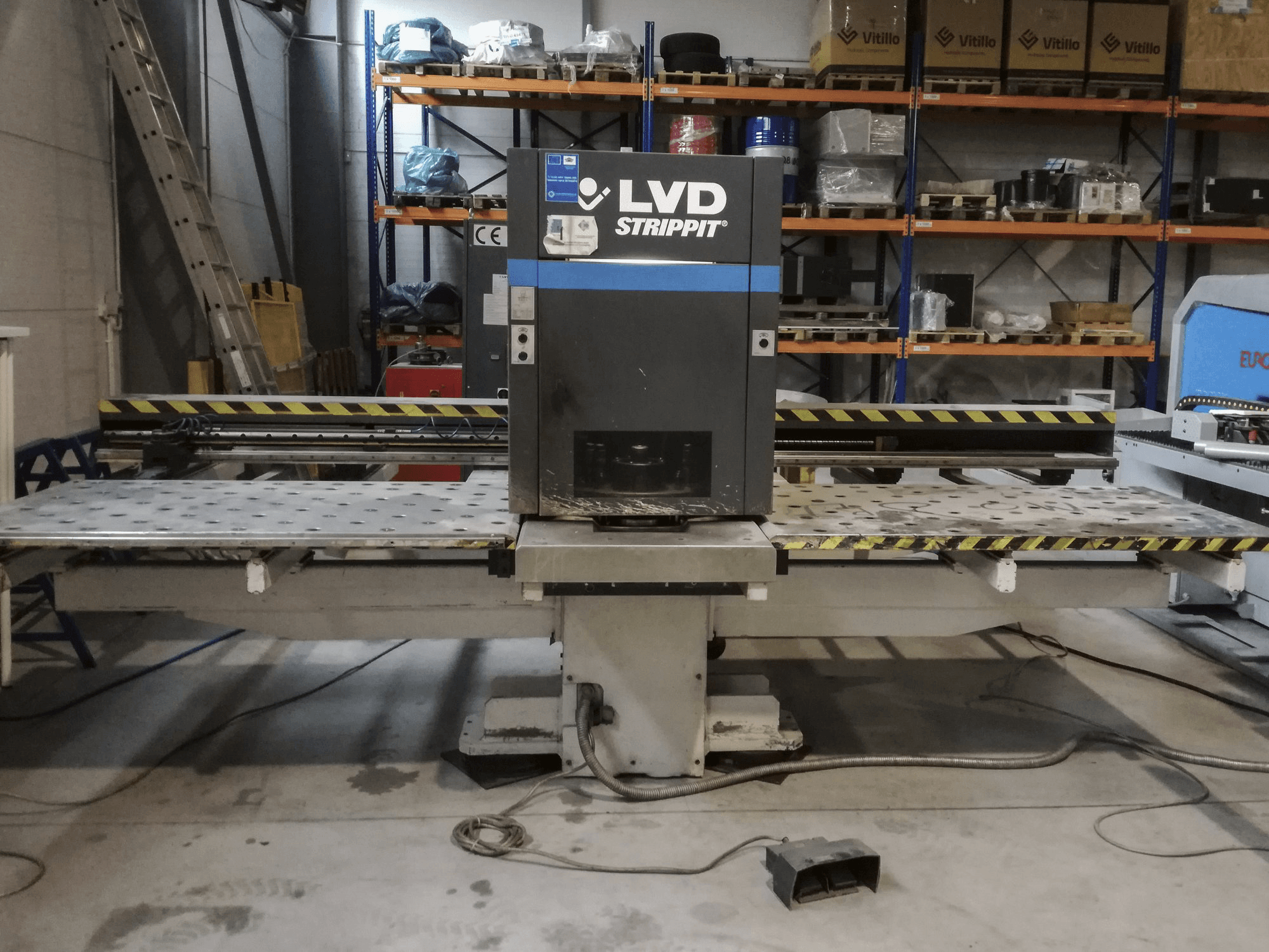 A LVD Delta 1000 EB gép elölnézete