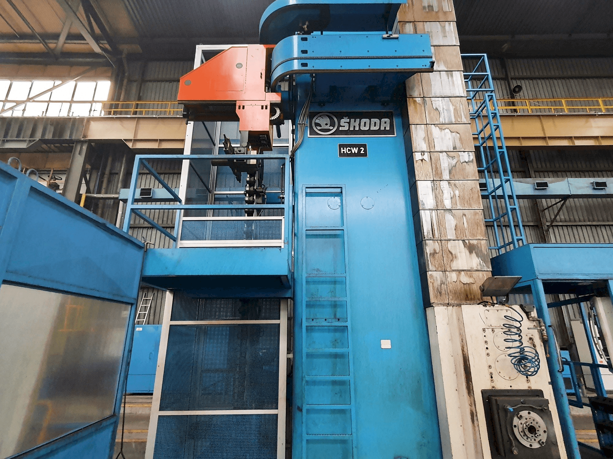 A SKODA HCW 2-200 DUO gép elölnézete