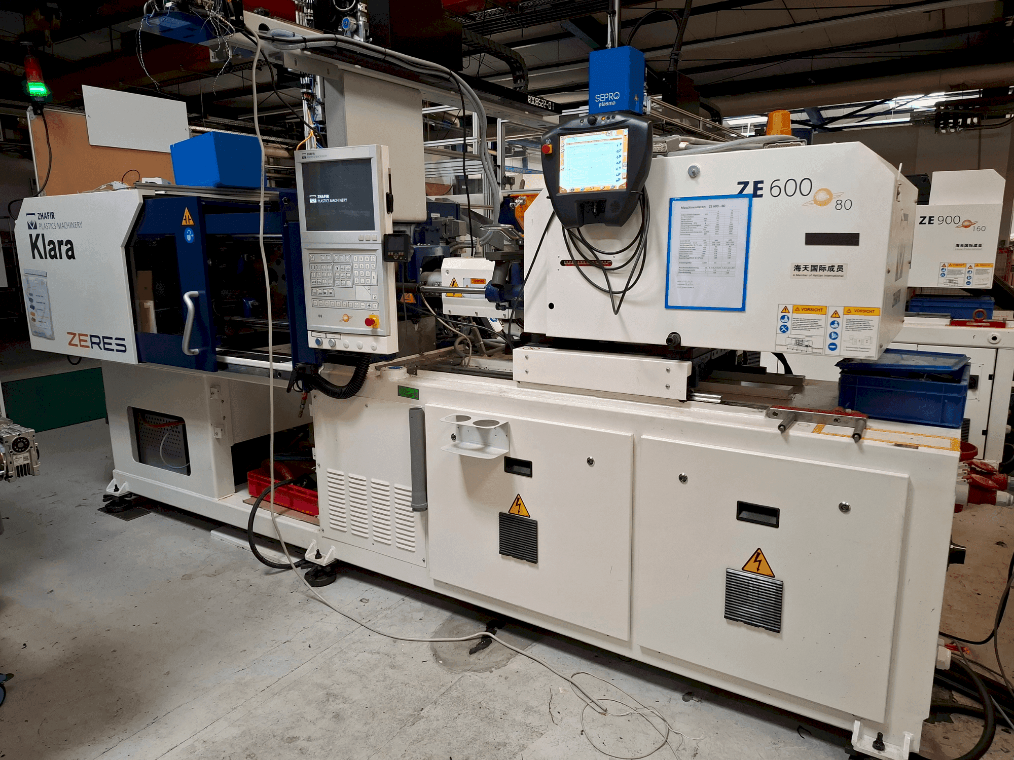 A HAITIAN ZHAFIR Zeres ZE600 gép elölnézete