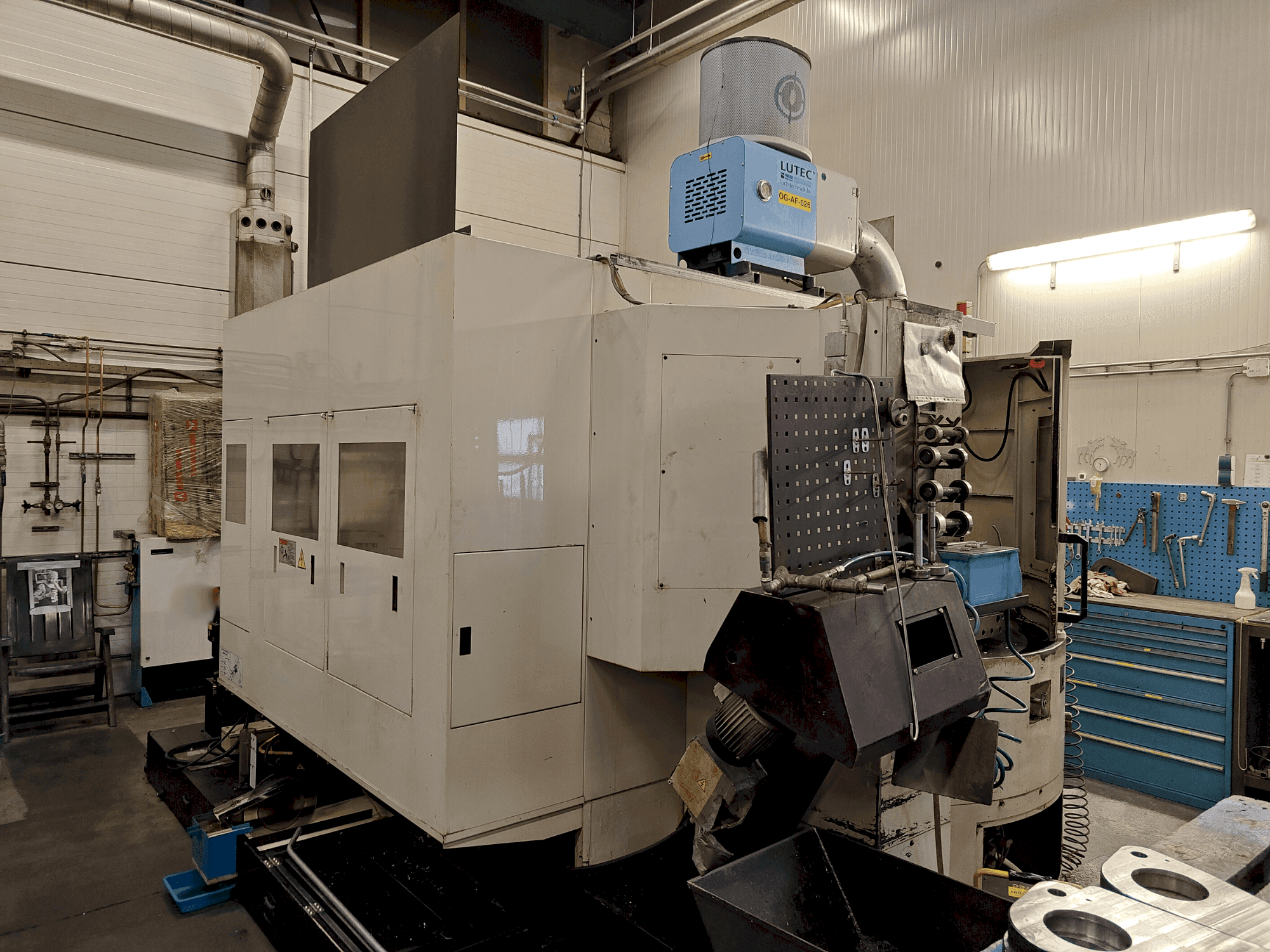 A Hurco HTX 500 gép elölnézete
