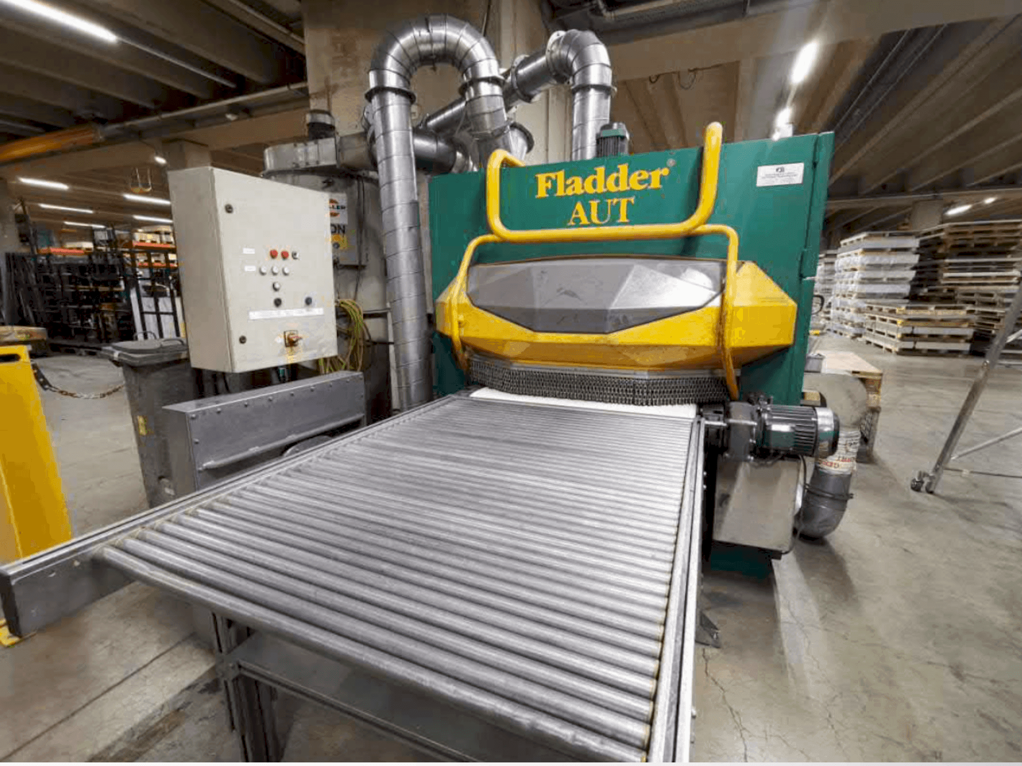 A Fladder AUT-1000 VAC gép elölnézete