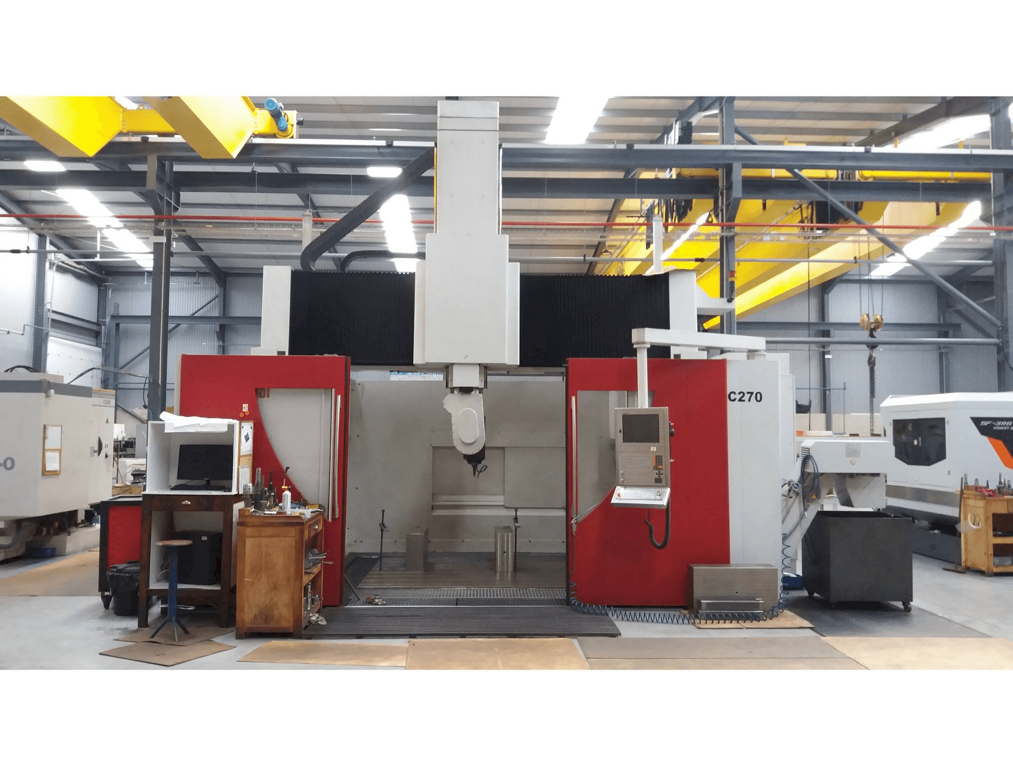 A Rambaudi RC 270 gép elölnézete