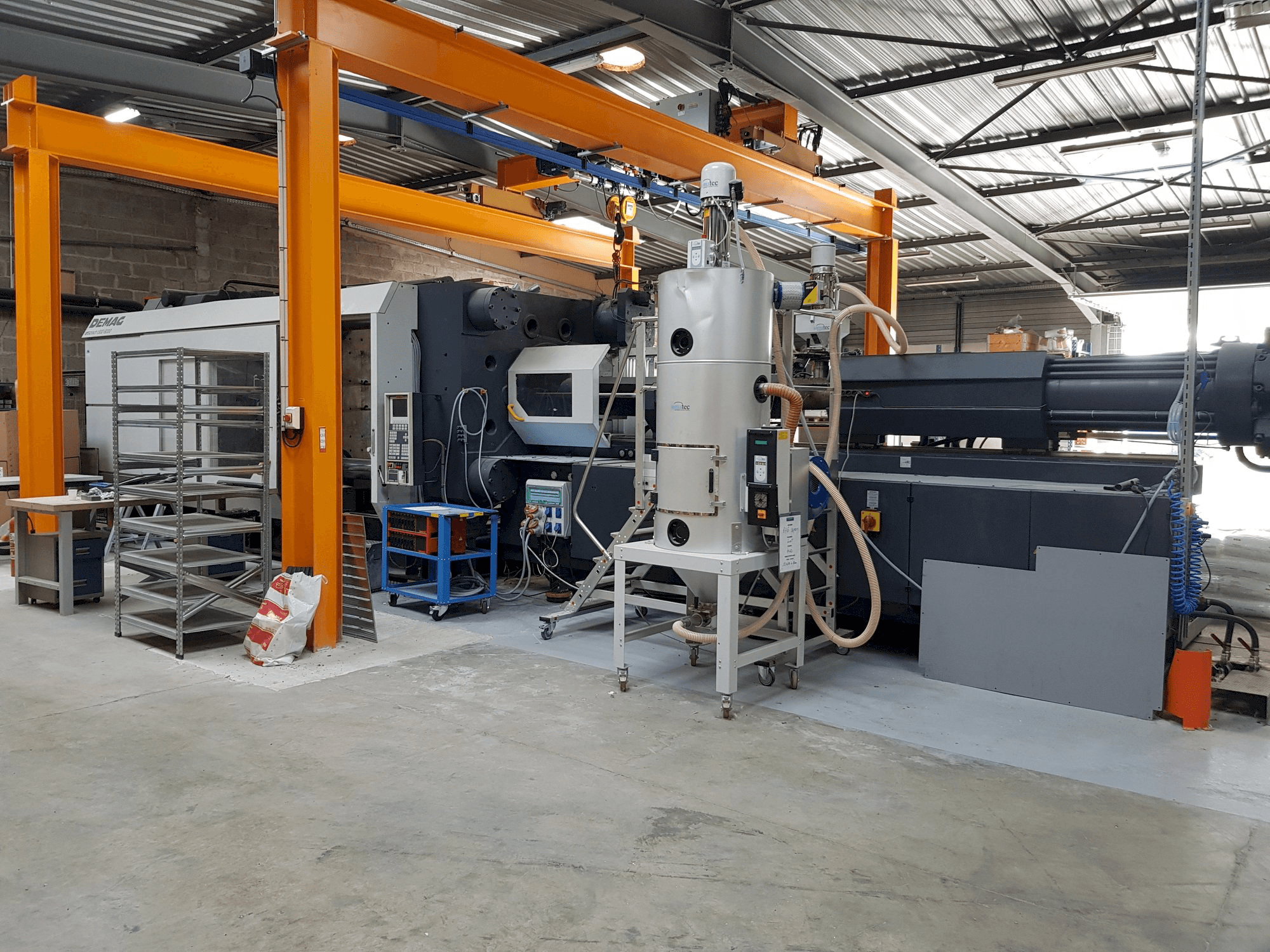 A DEMAG ERGOTECH 1300-8000 gép elölnézete