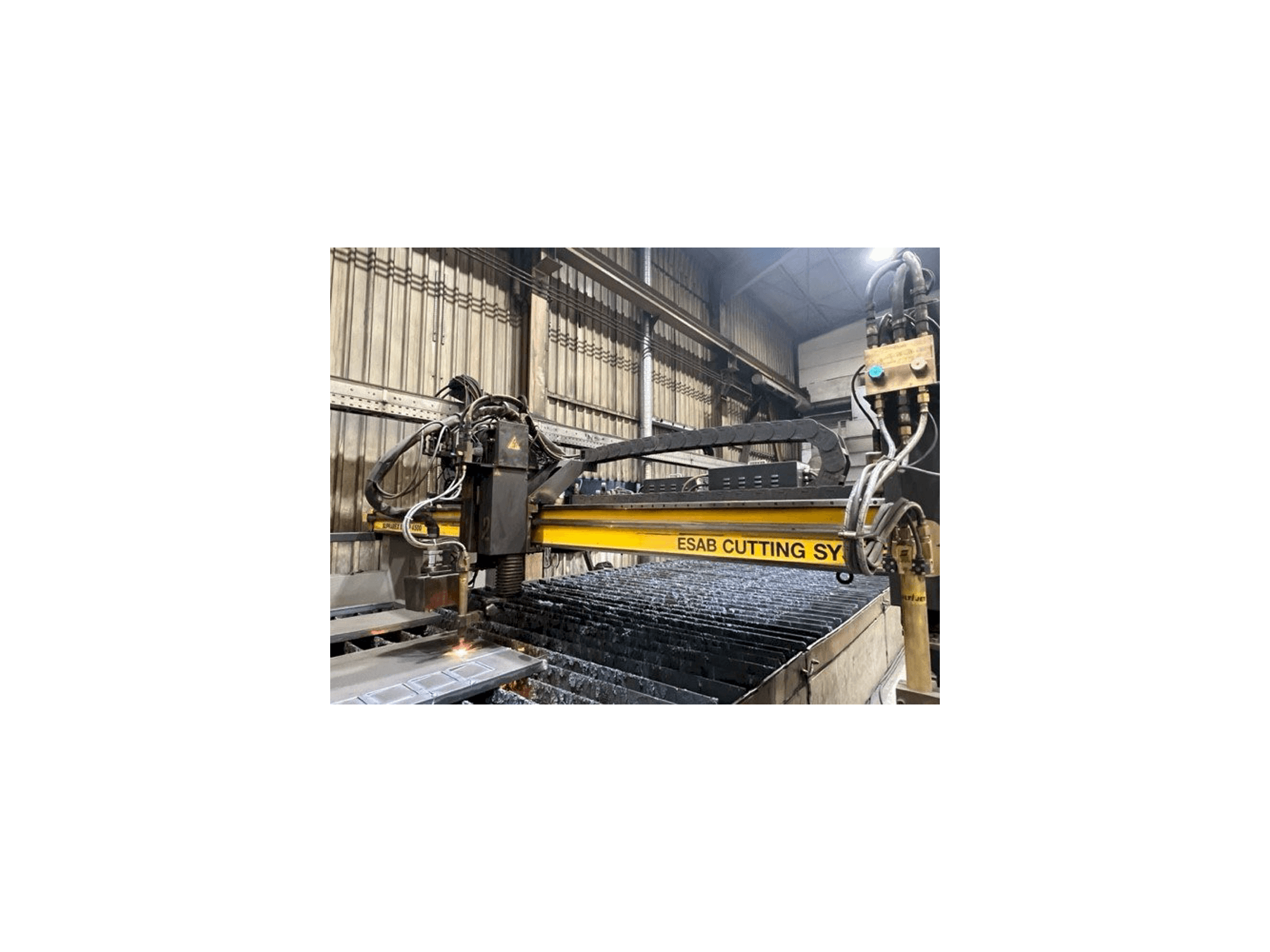 A ESAB SXE-P14500 SUPRAREX gép elölnézete