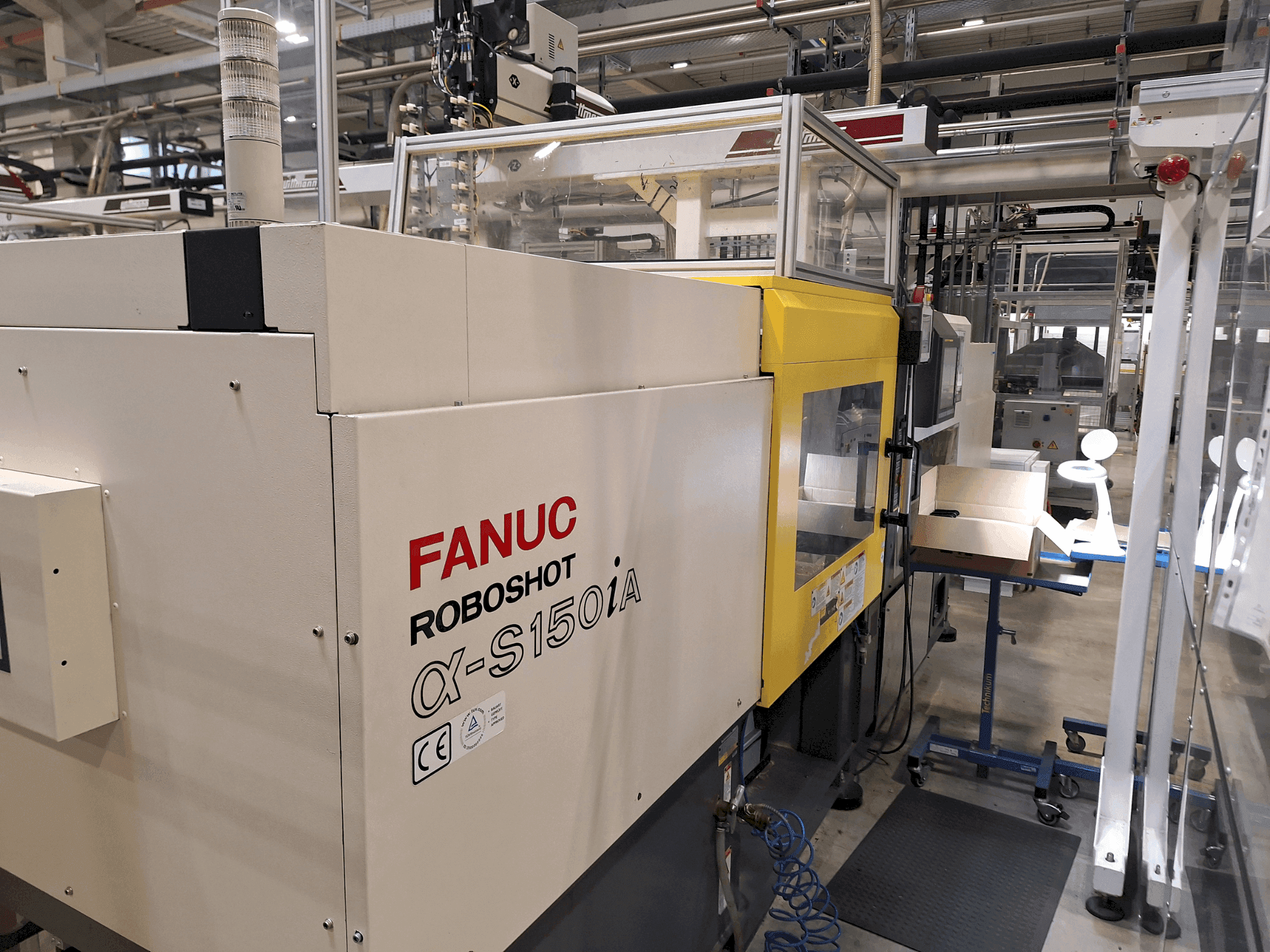 A FANUC Roboshot S150iA gép elölnézete