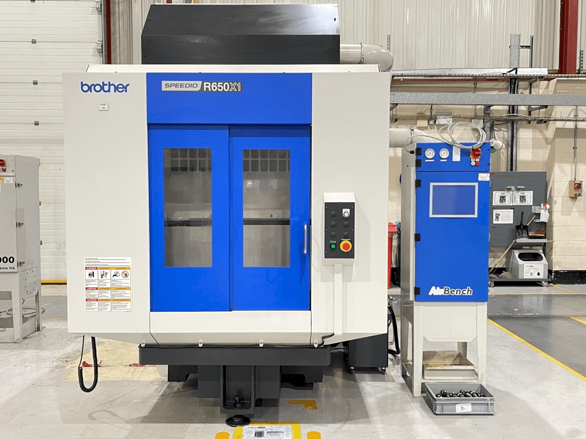 A Brother SPEEDIO R650X1 gép elölnézete