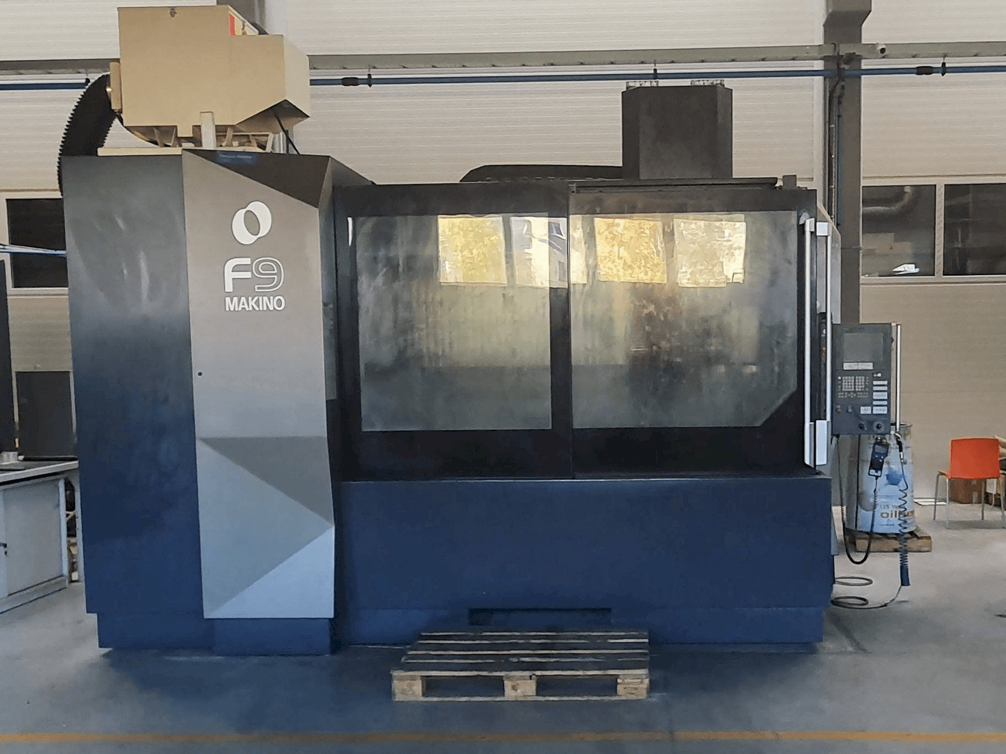 A Makino F9 gép elölnézete