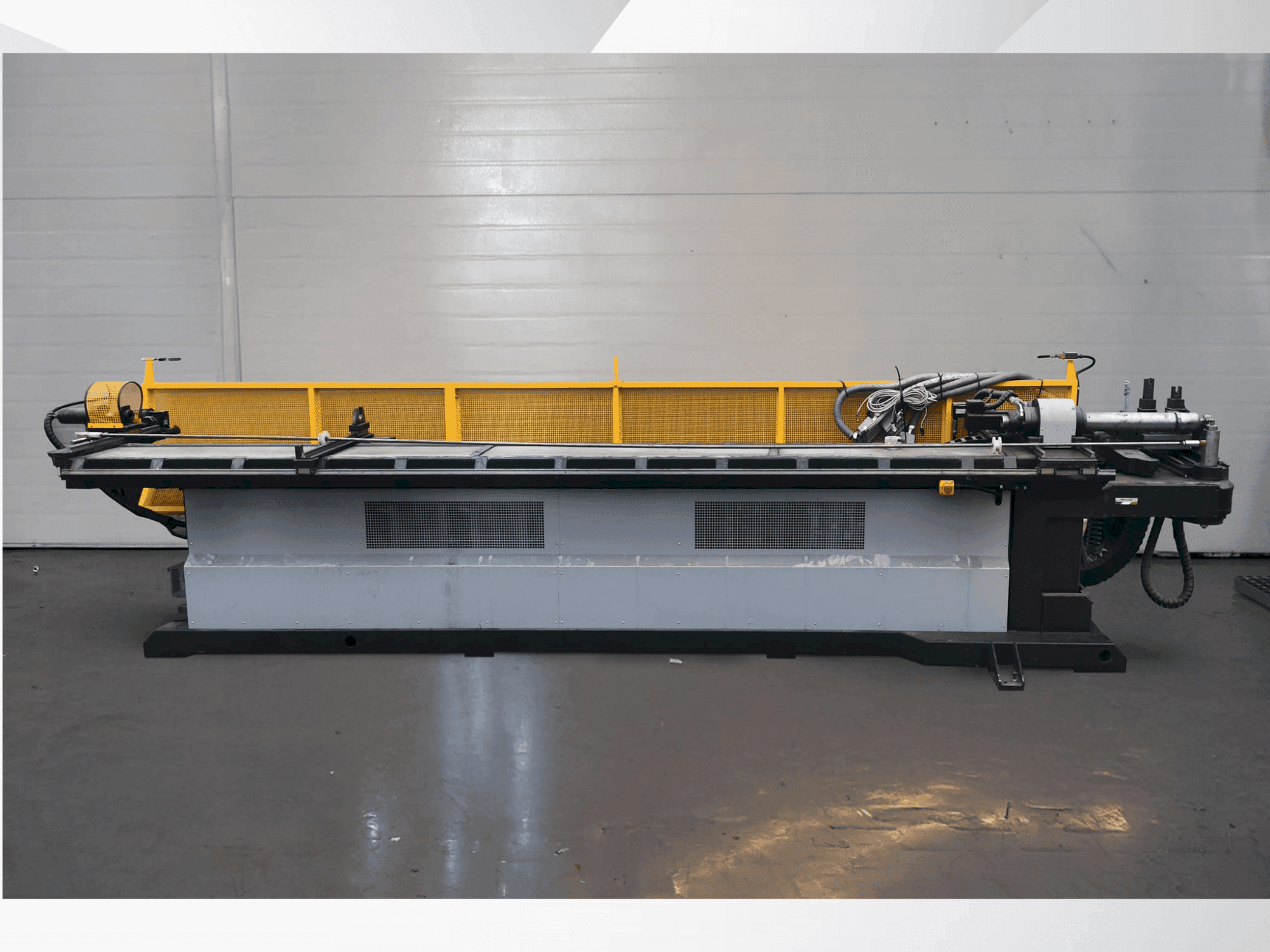 A MACRI Provar 6-45 U-D gép elölnézete