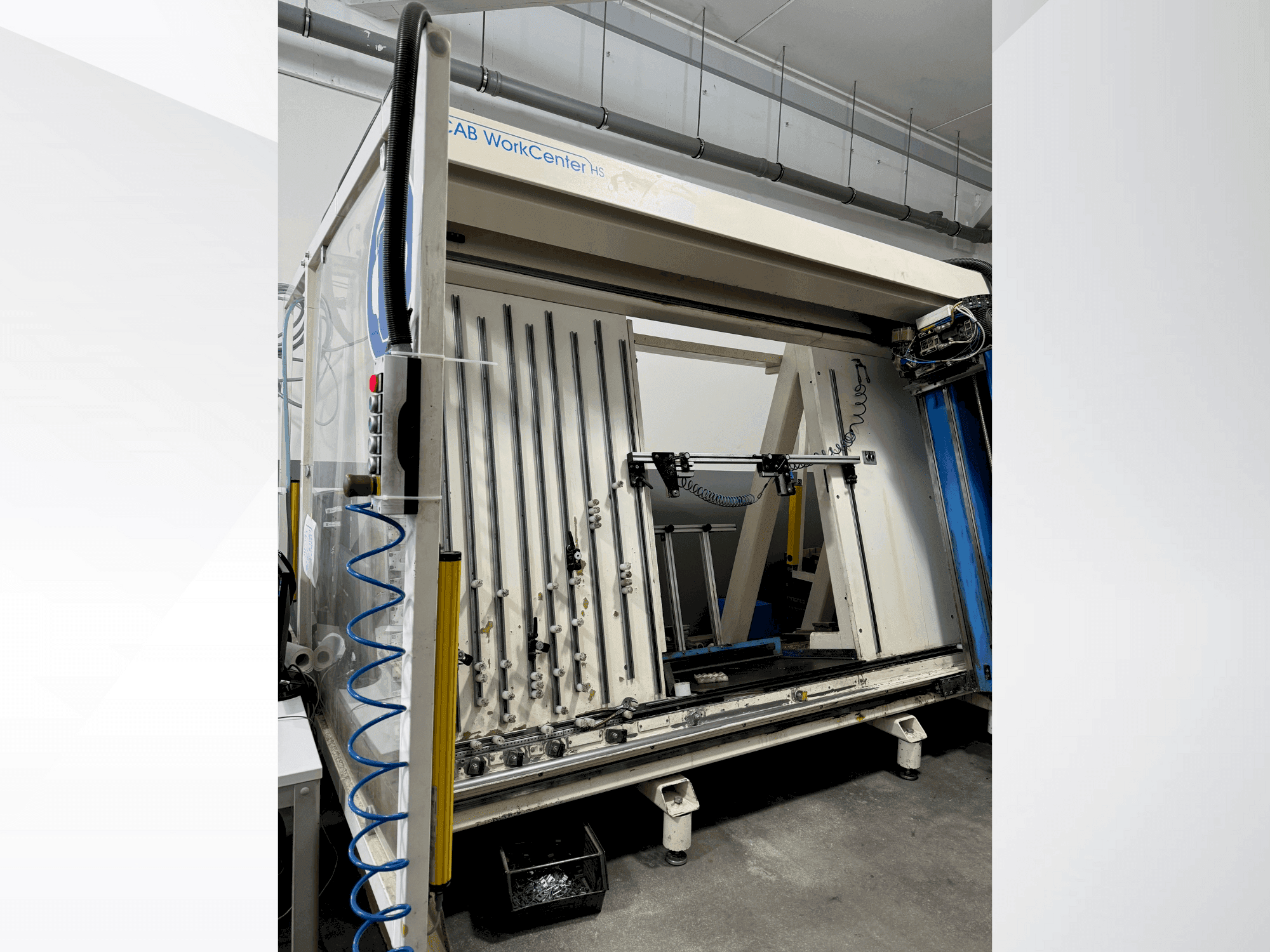 A STEINHAUER eCAB workCenter HS gép elölnézete