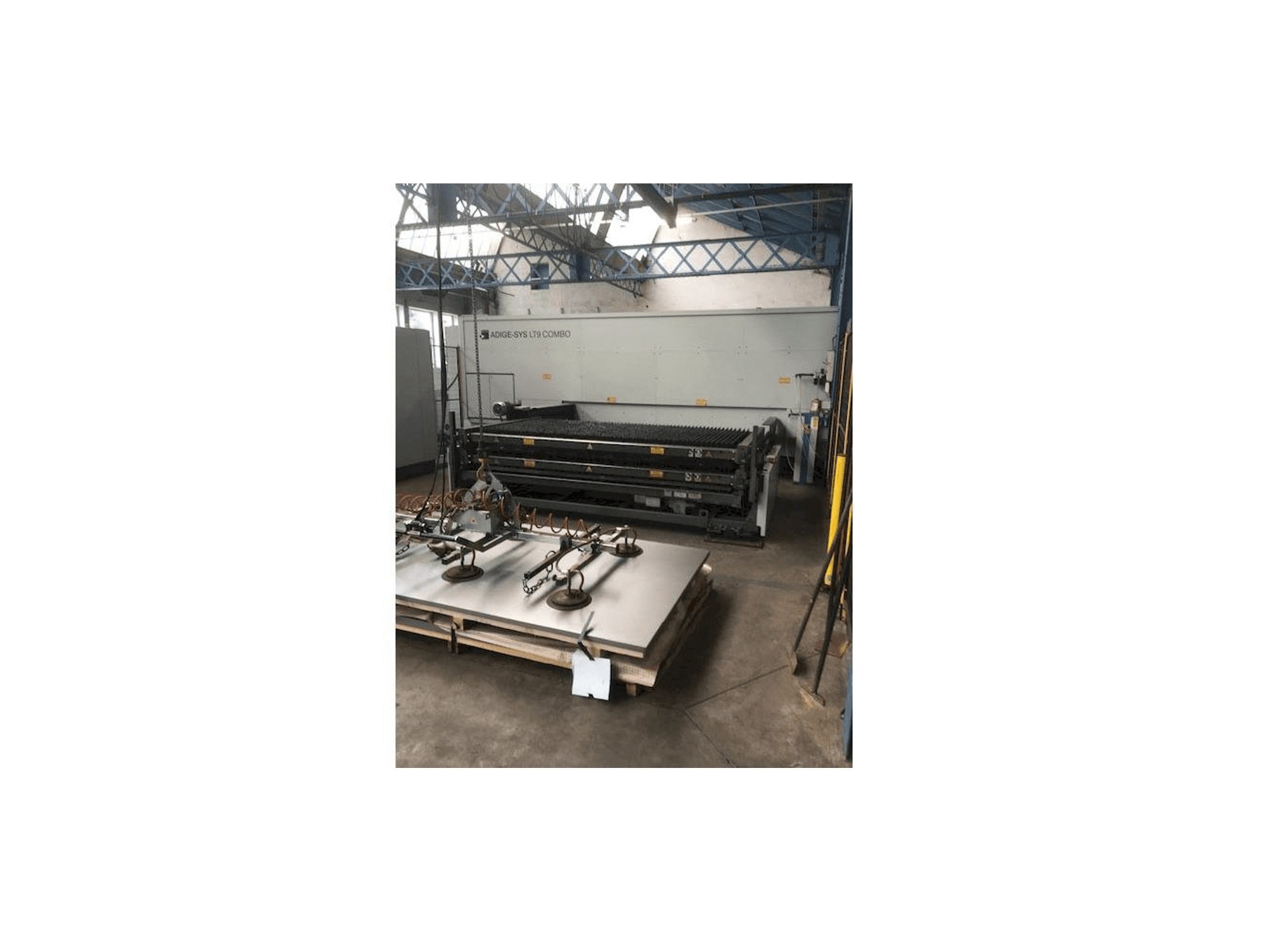 A BLM Adige-Sys LT9 Combo gép elölnézete