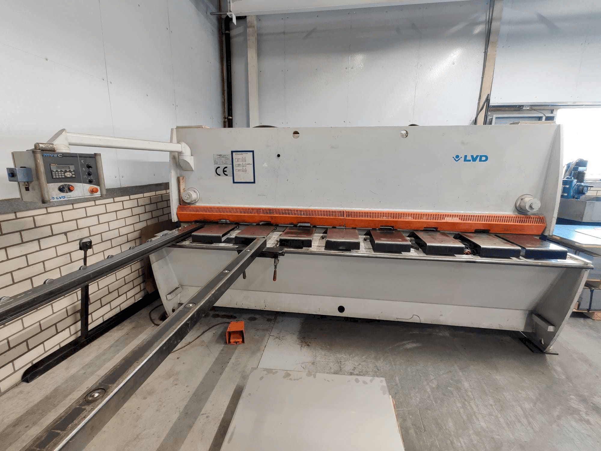 A LVD MVSC 06/31 gép elölnézete