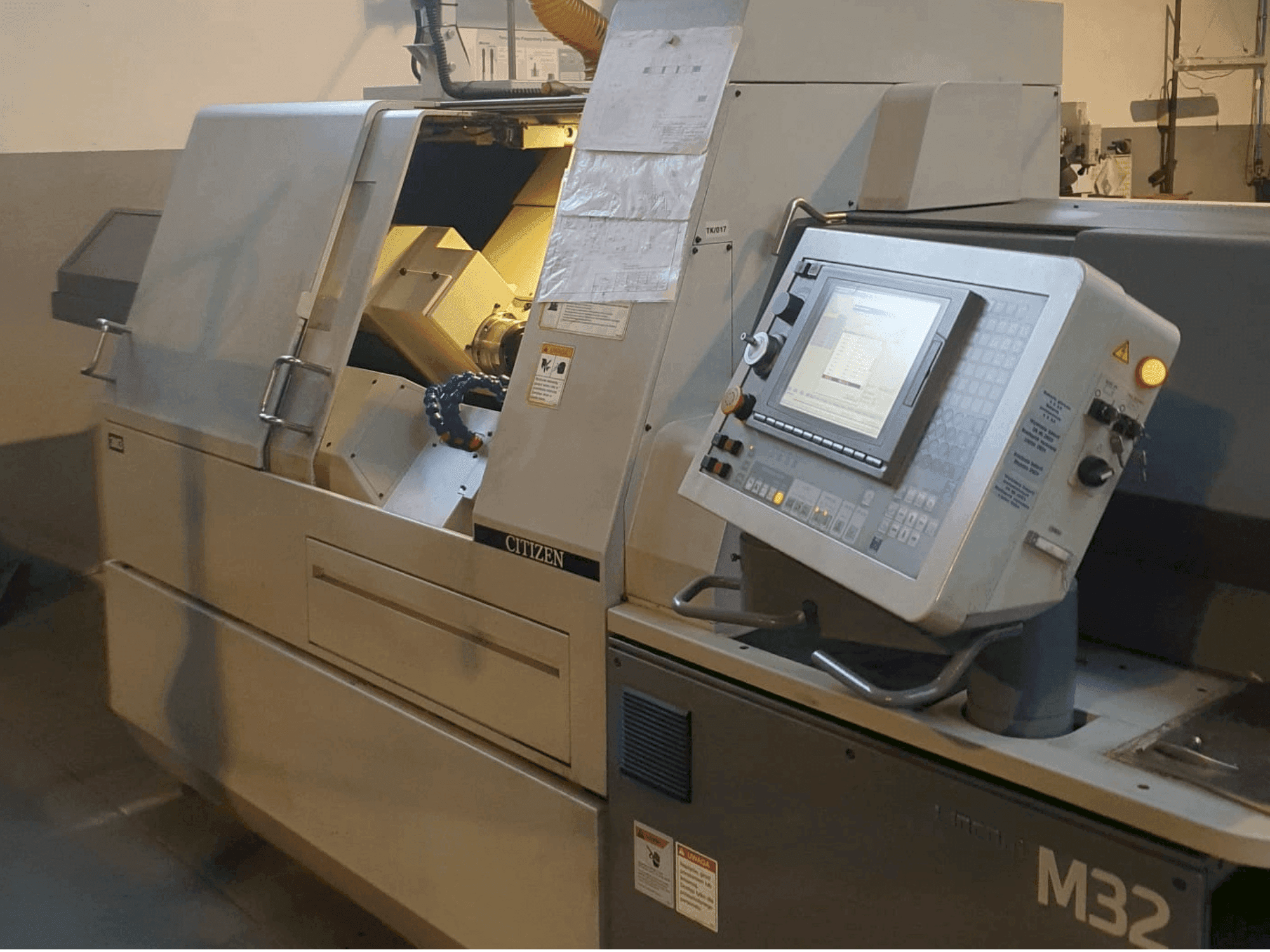 A Citizen M32 III gép elölnézete