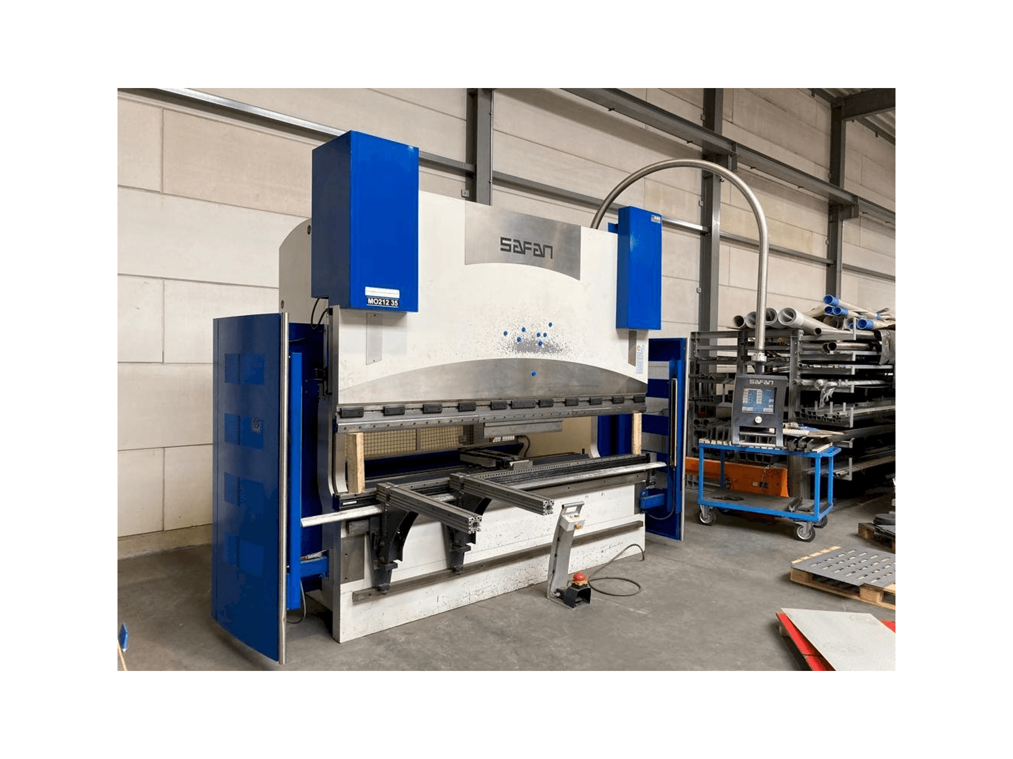 A Safan CNCL-K 170-3100 TS 2 gép elölnézete