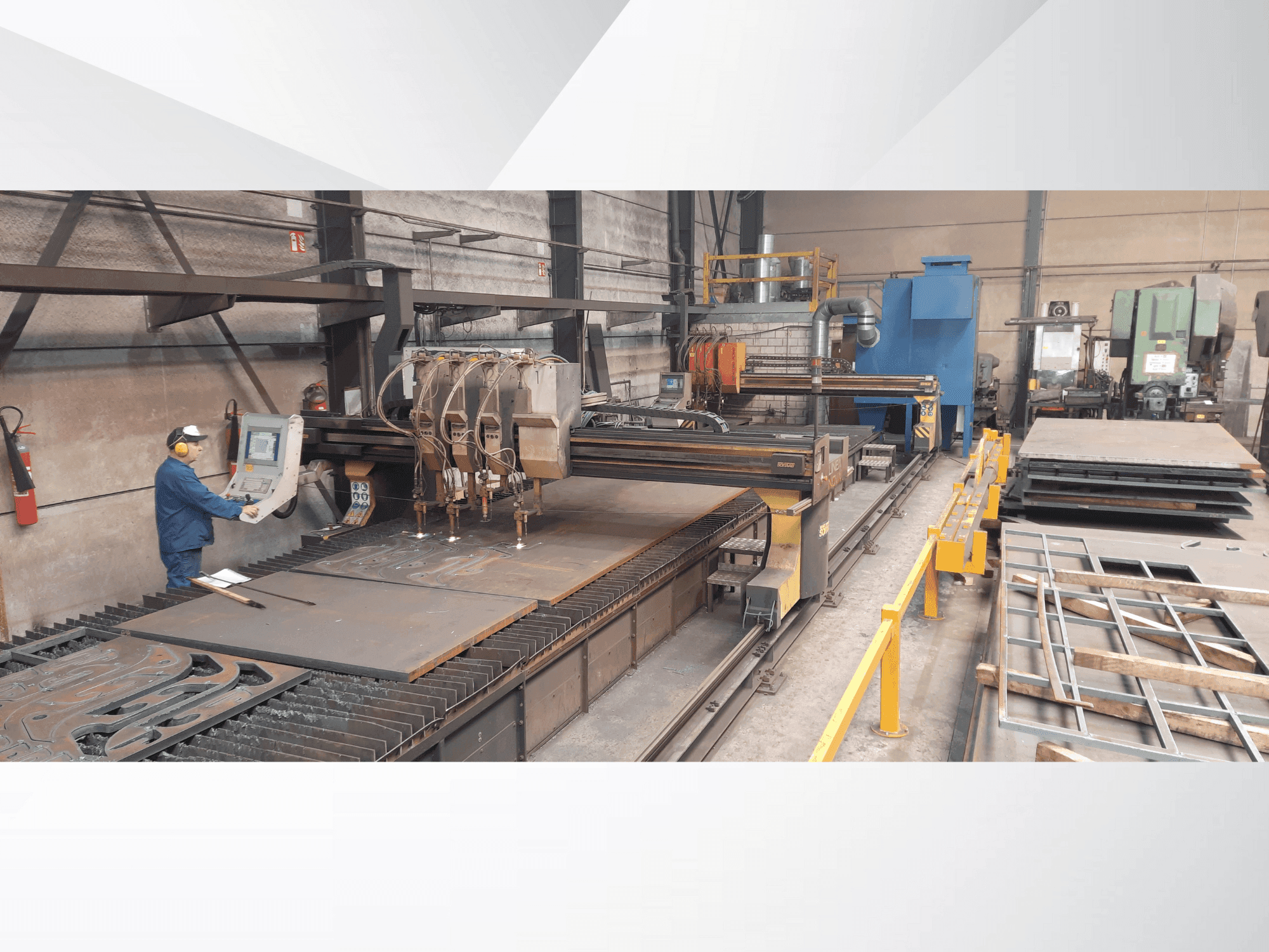 A SOITAAB Lineatech-Nova 40 gép elölnézete