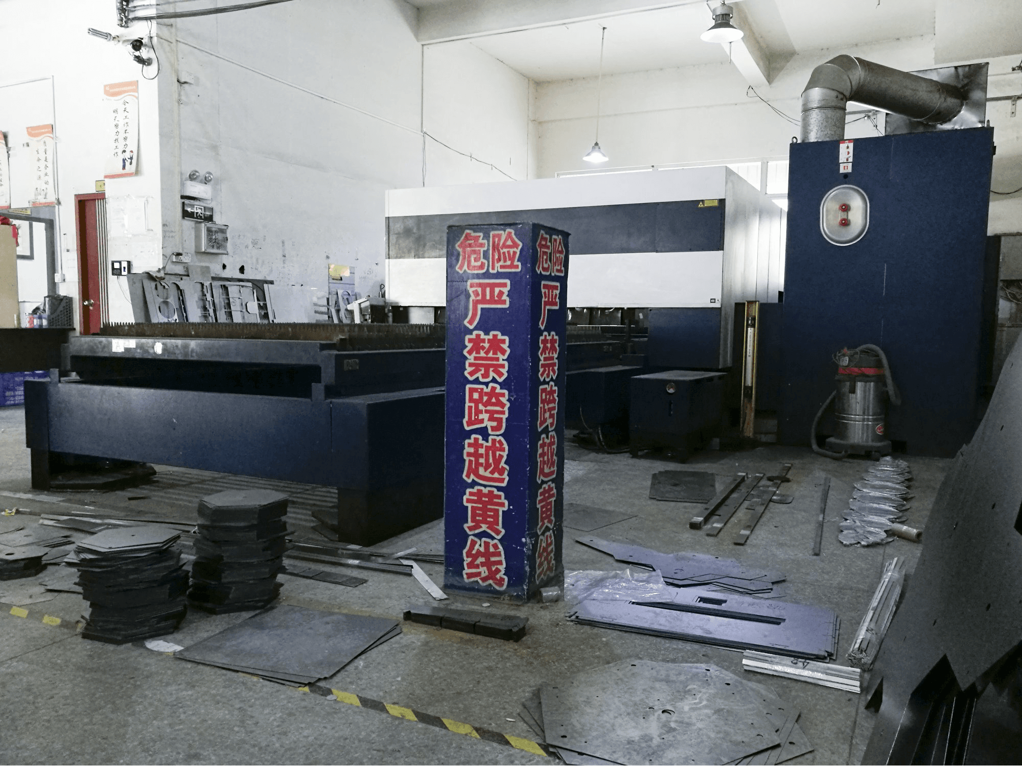 A Trumpf TruLaser L3030 gép jobb nézete