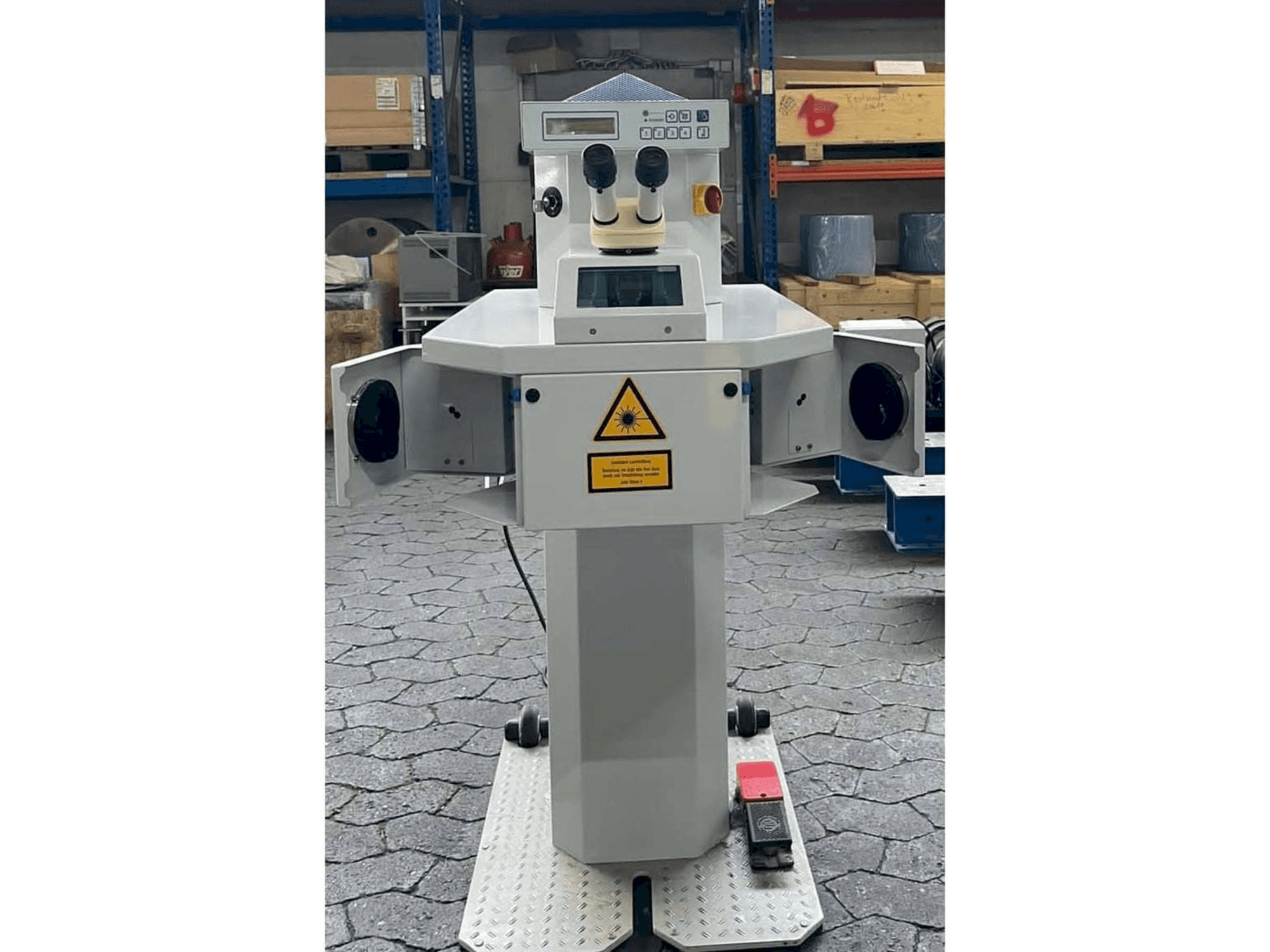 A ALPHA LASER ALO 30 gép elölnézete