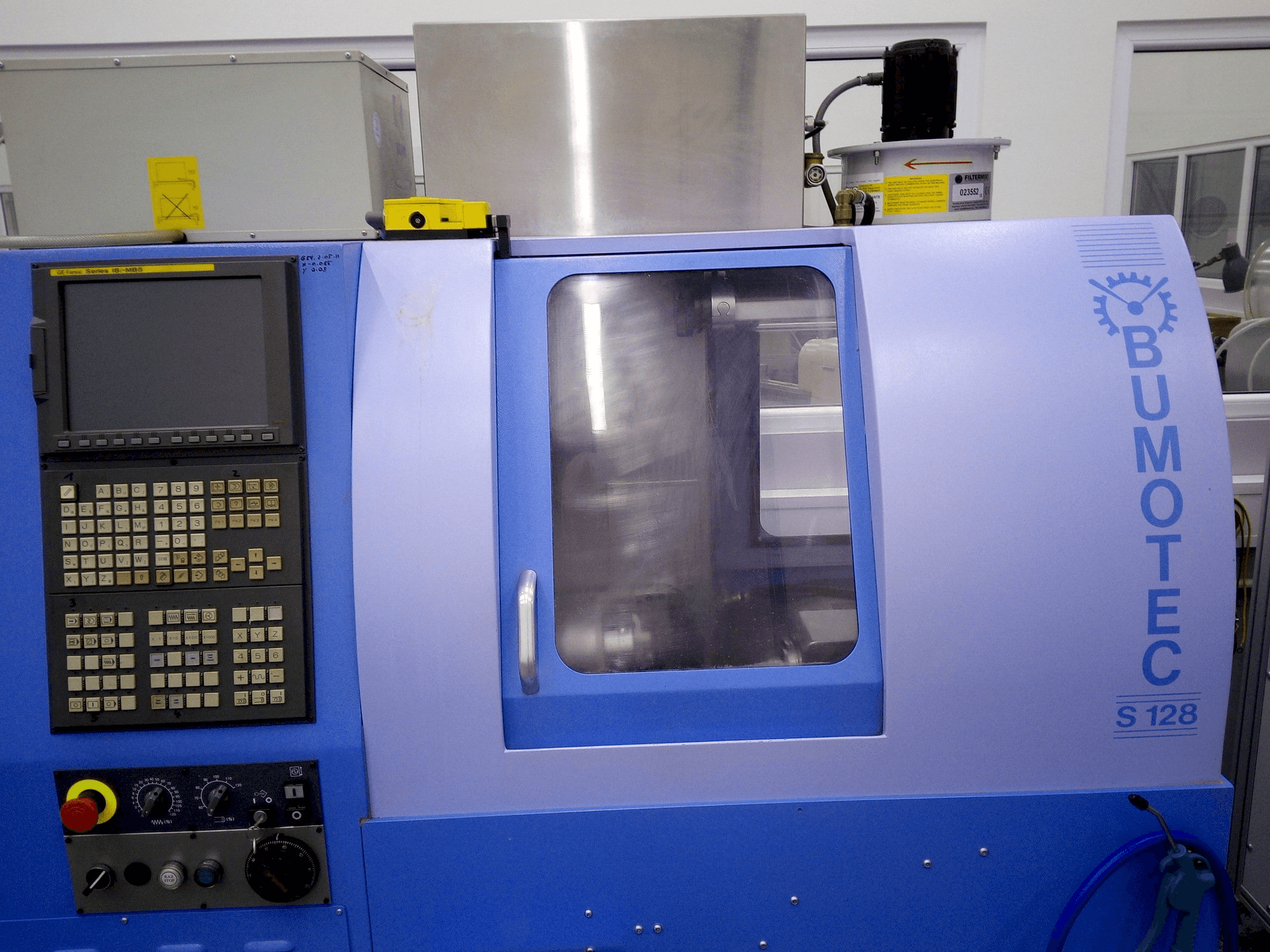 A Bumotec S 128 gép elölnézete