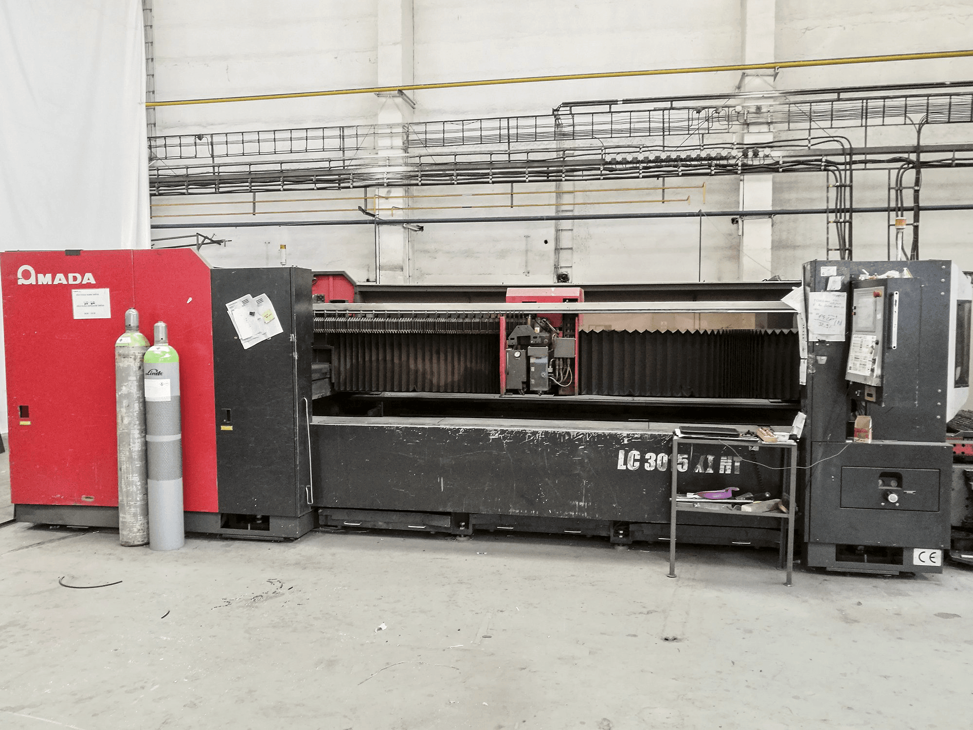 A AMADA LC 3015 X1 NT gép elölnézete