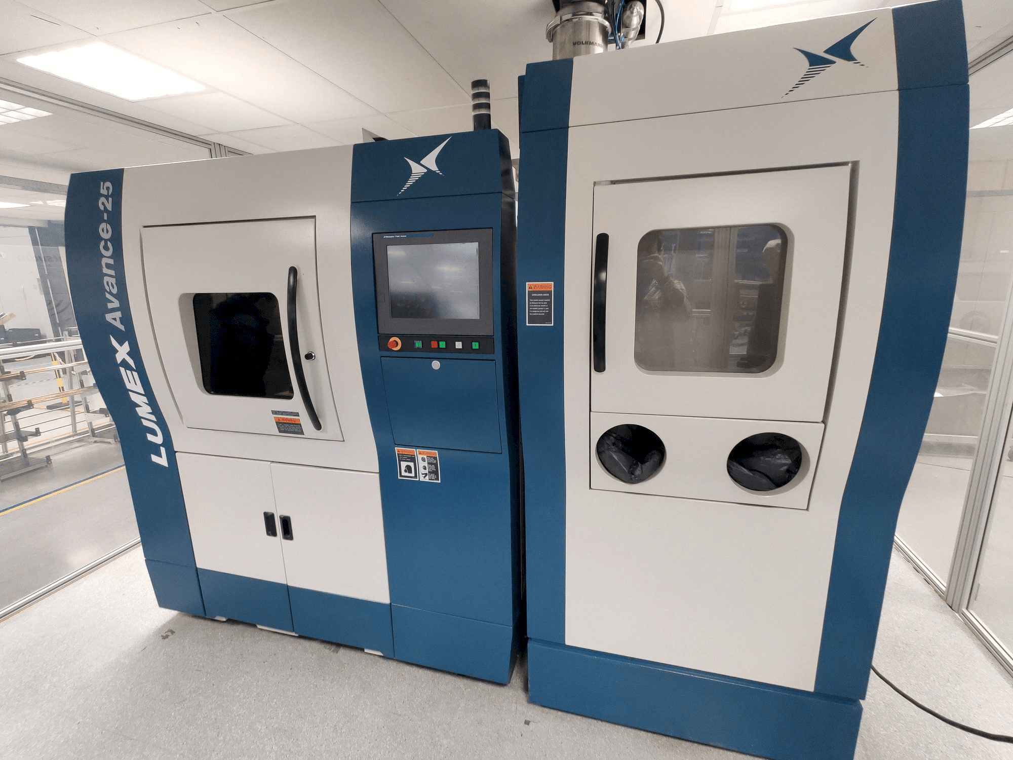 A Matsuura Lumex Avance-25 gép elölnézete