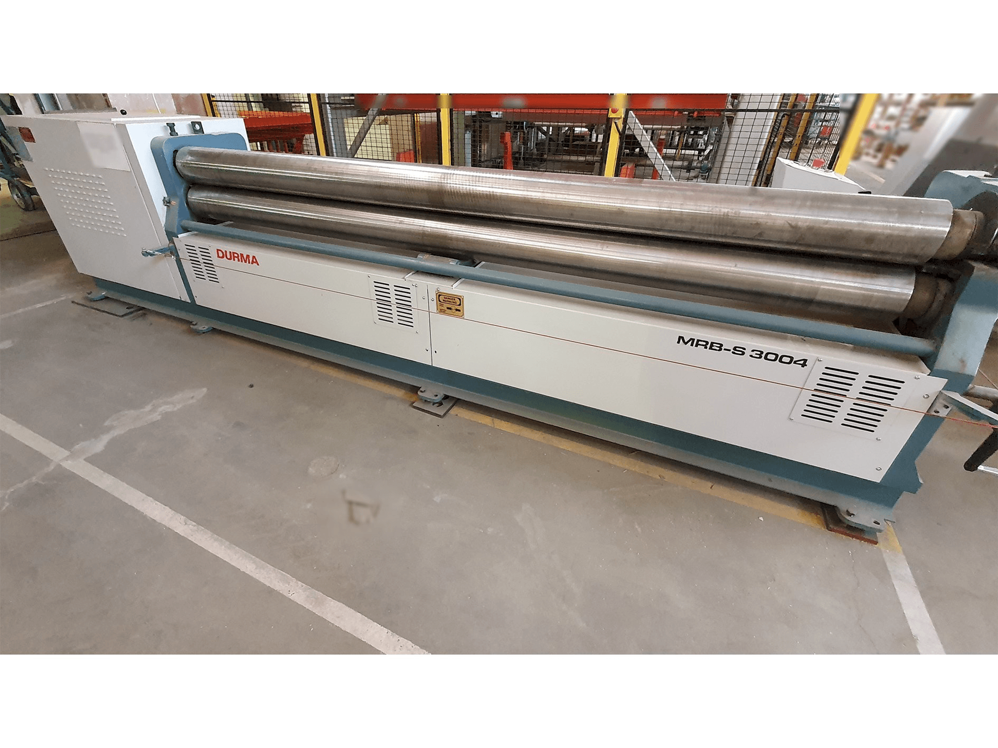 A Durma MRB S 3004 gép elölnézete
