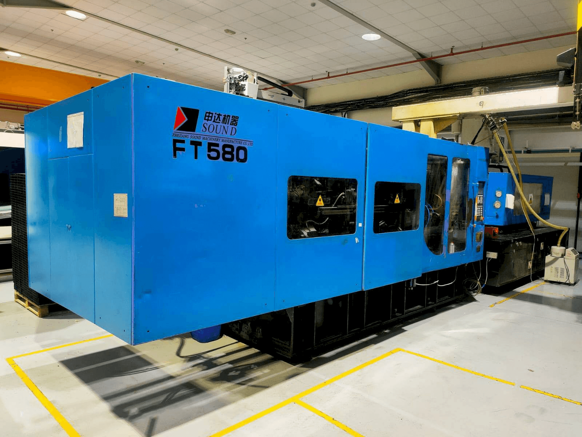 A Zhejiang Sound Machinery Manufacture FT 580 gép elölnézete