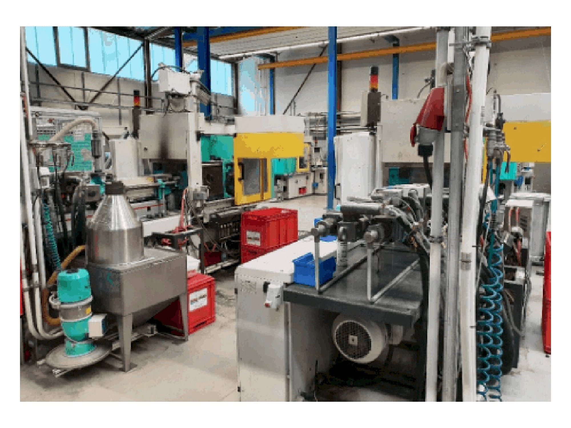 A Arburg 320 C 600-250 gép oldalnézete