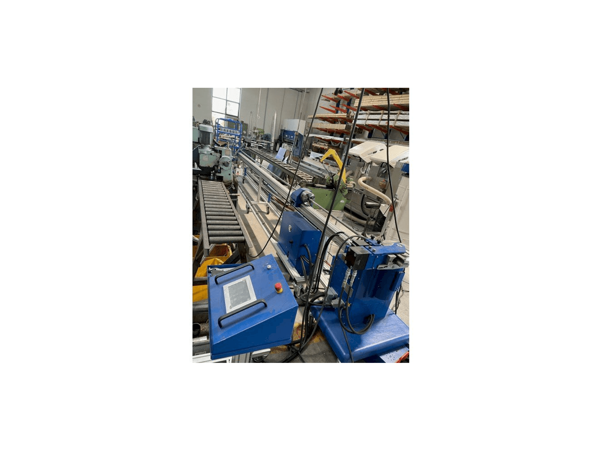 A JUTEC 5060 gép elölnézete