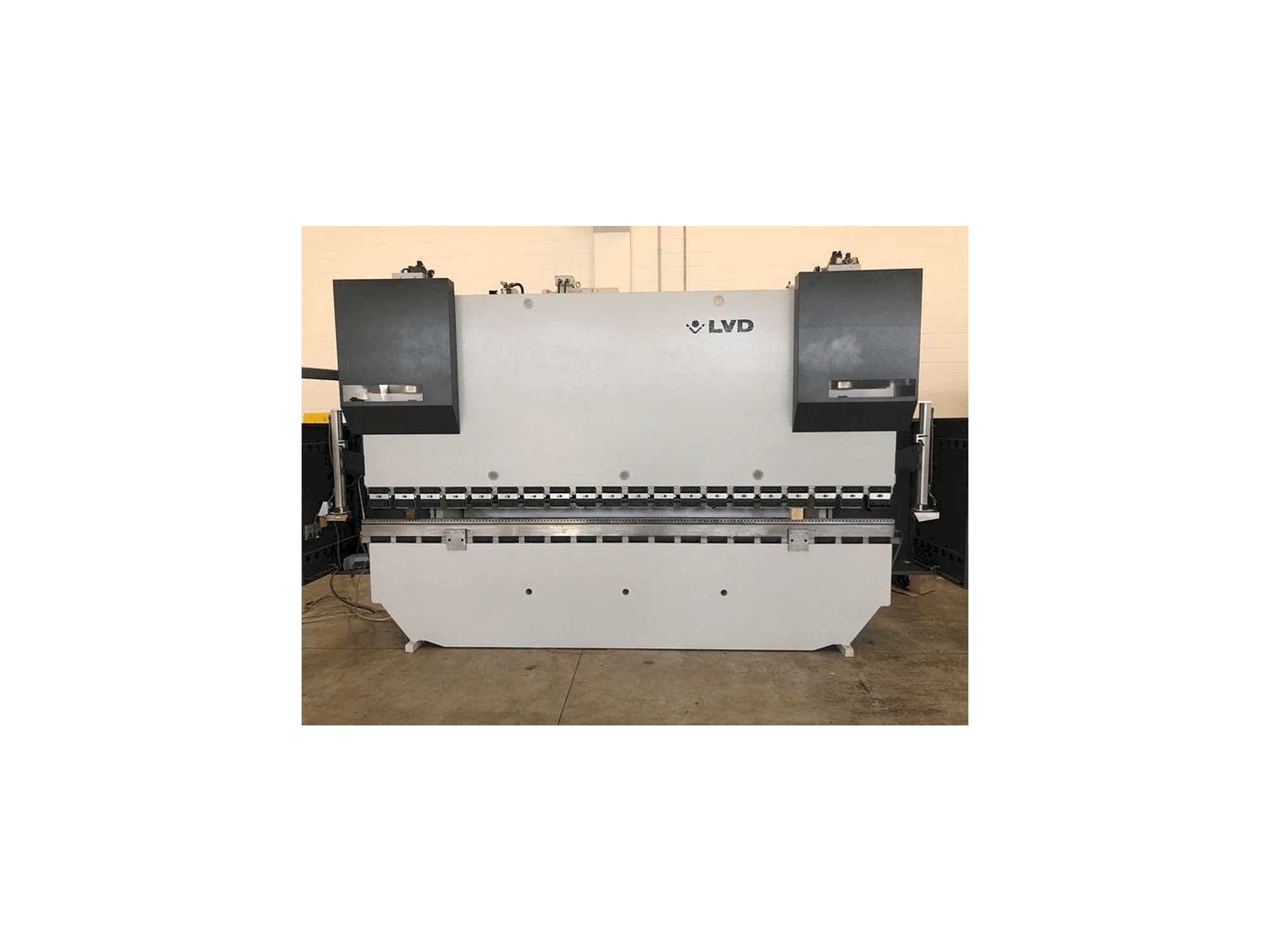 A LVD PPEB 170/40 gép elölnézete