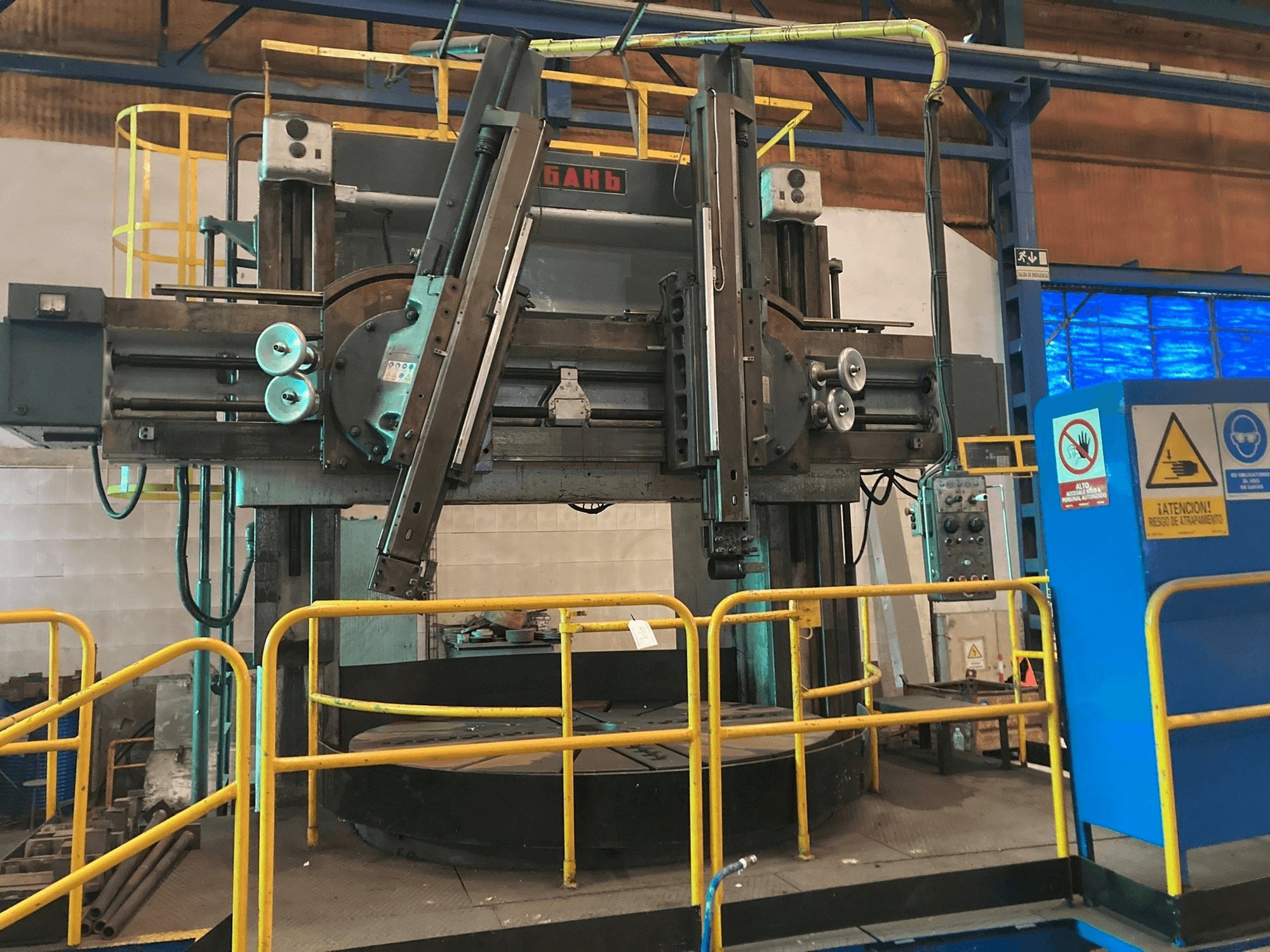 A STANKO gép elölnézete