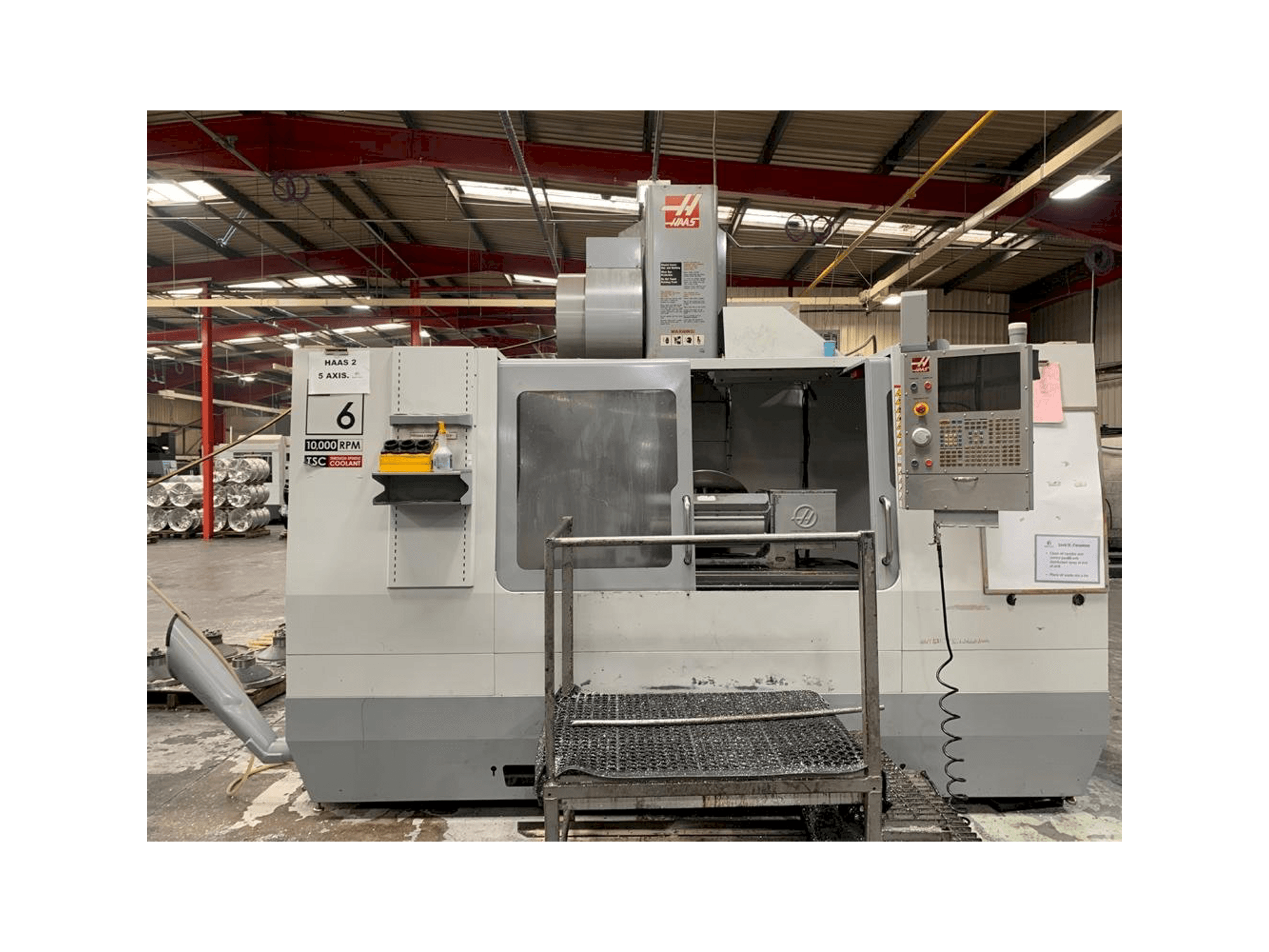 A HAAS VF-6/40 gép elölnézete