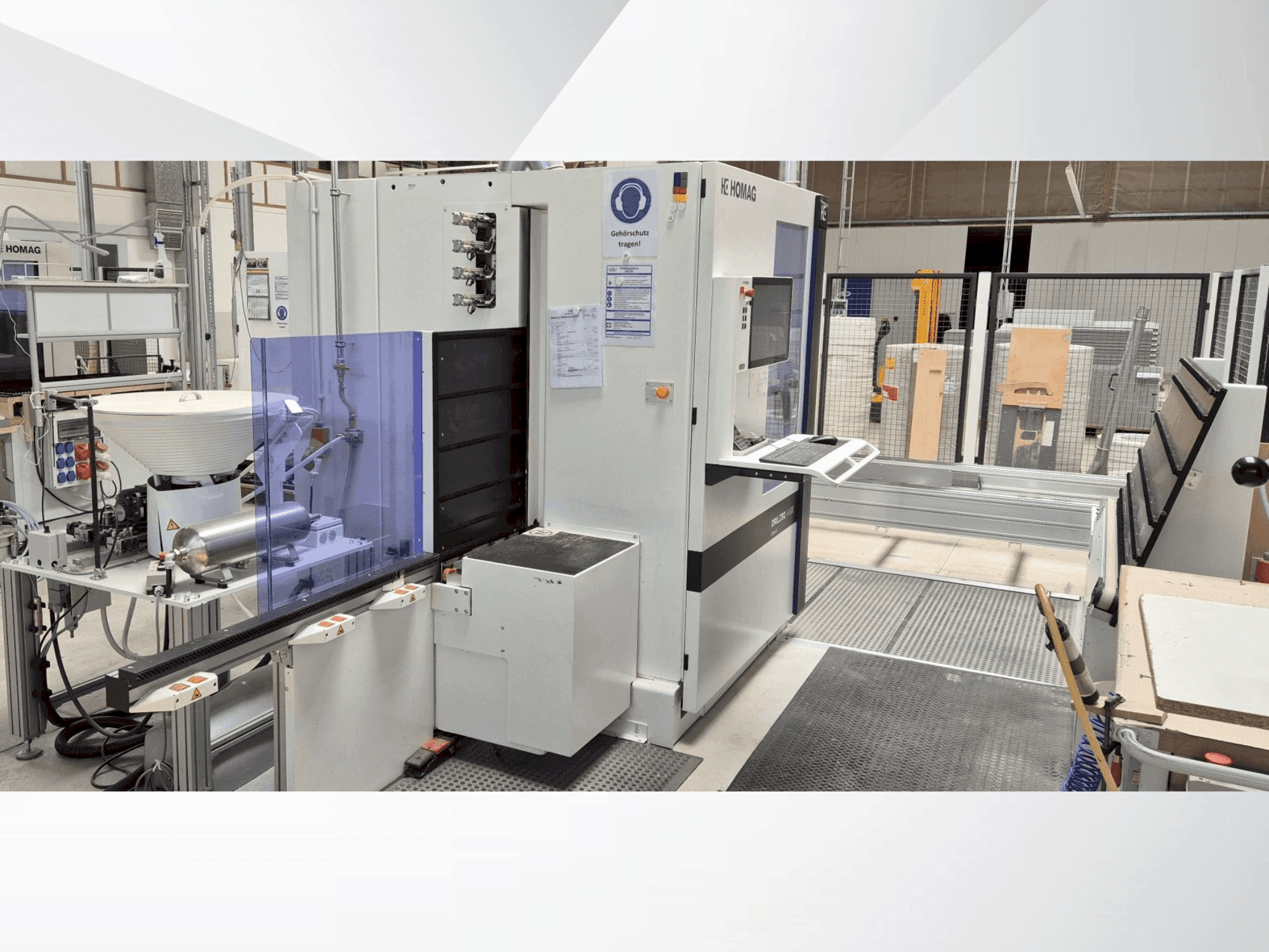 A HOMAG DRILLTEQ V-500 gép elölnézete