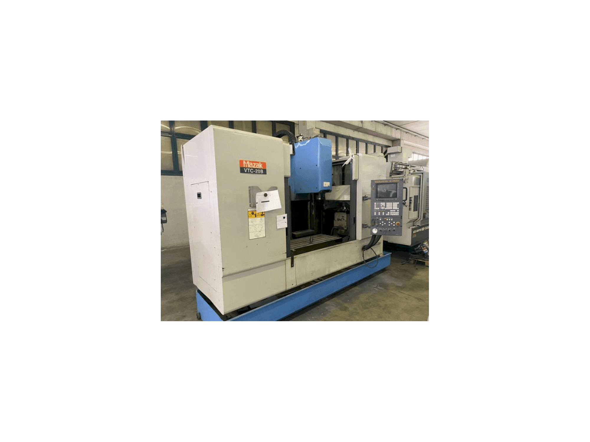 A Mazak VTC-20B gép elölnézete
