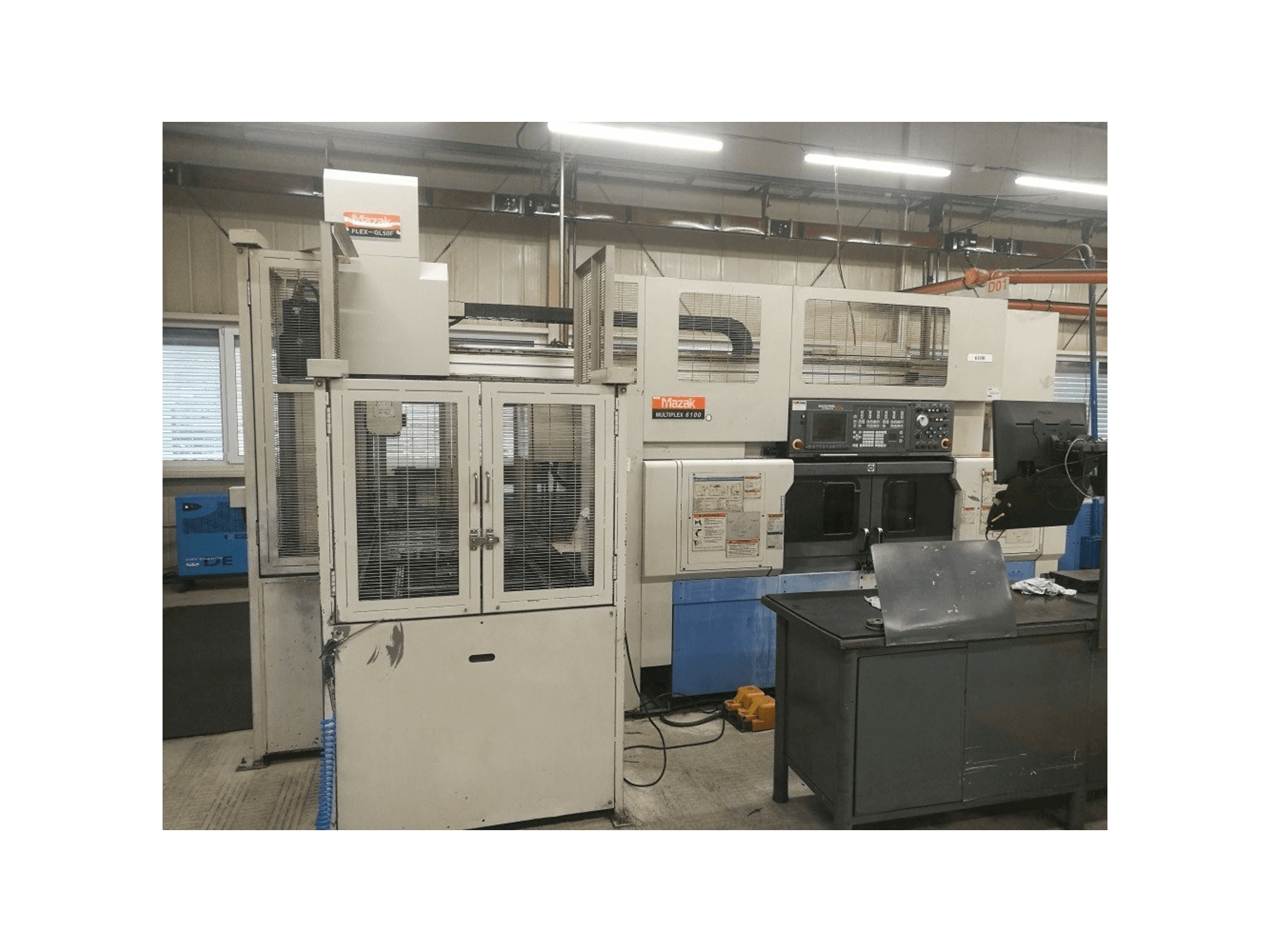 A Mazak Multiplex 6100 + robot FLEX-GL50F gép elölnézete