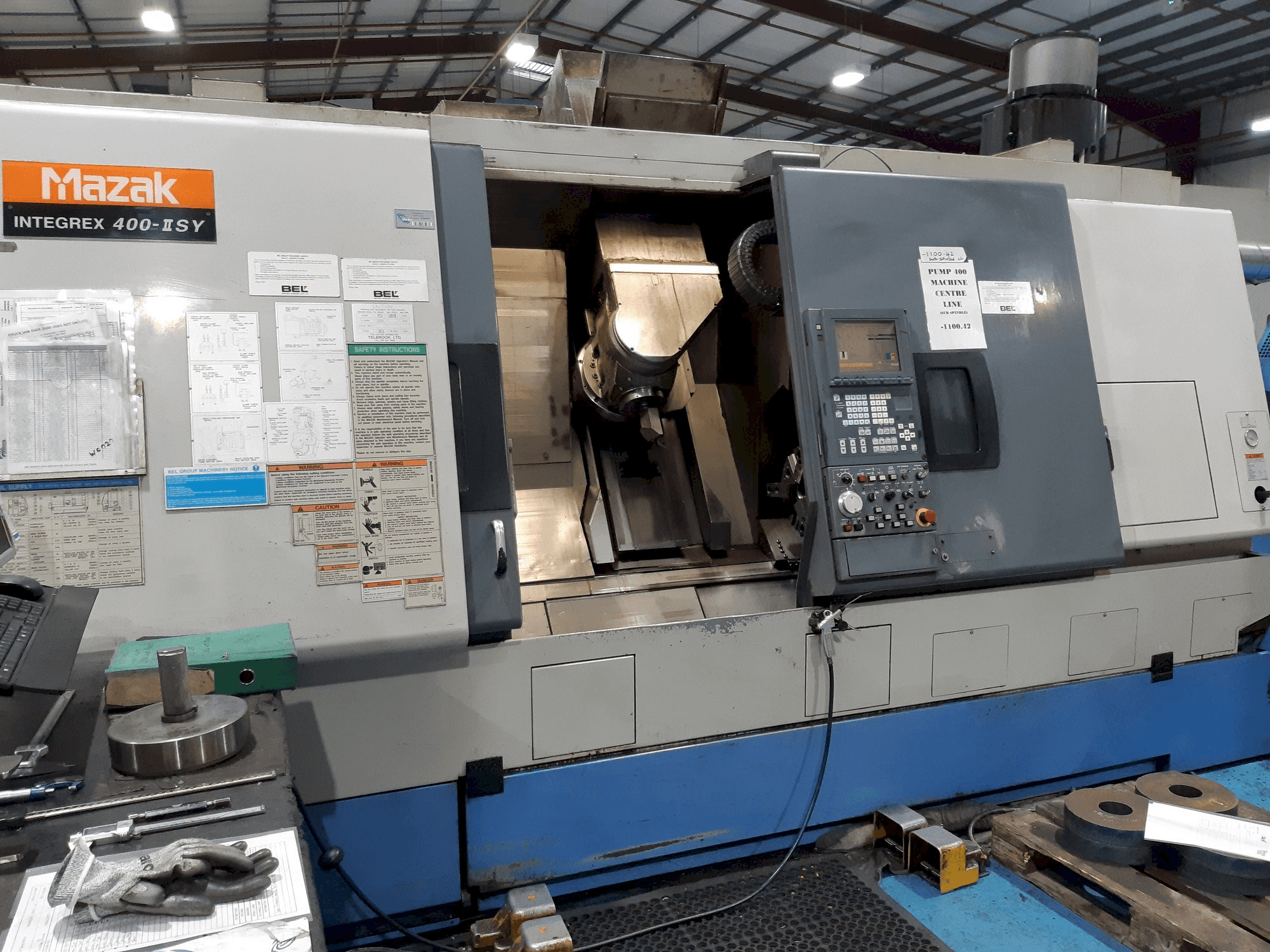 A Mazak Integrex 400 II SY gép elölnézete