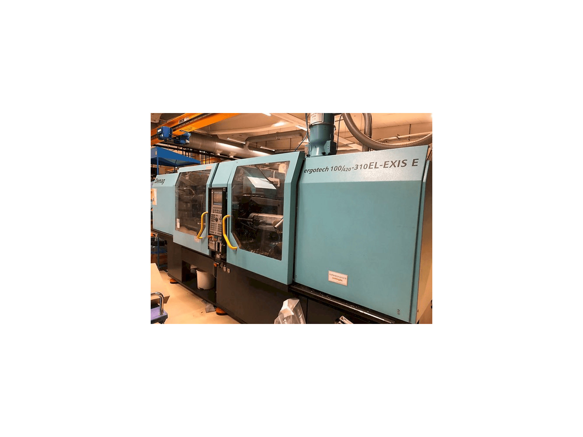 A DEMAG Ergotech 100/420 - 310 EL-EXIS E gép elölnézete