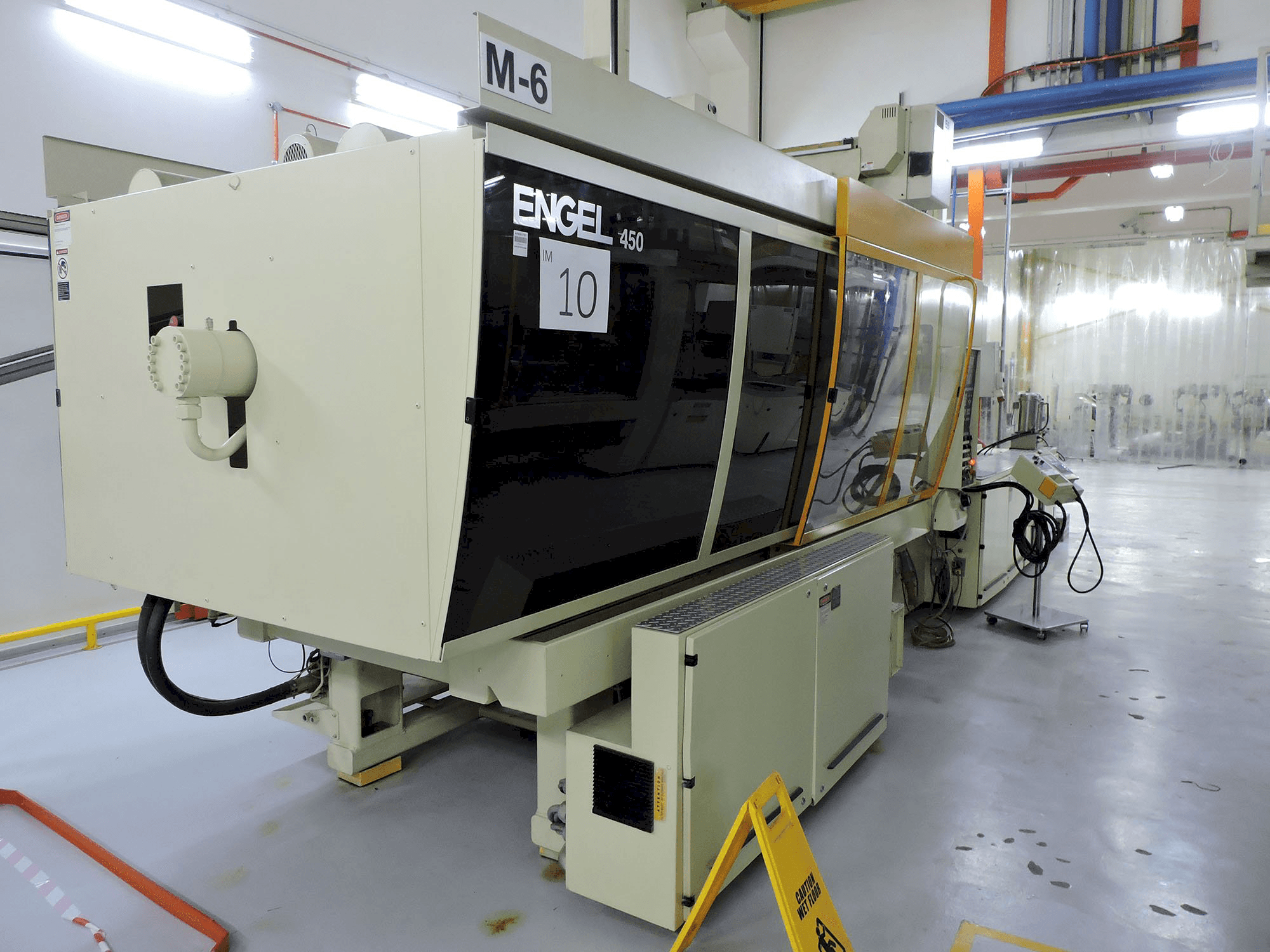 A ENGEL ES 1300/450 gép bal oldali nézete