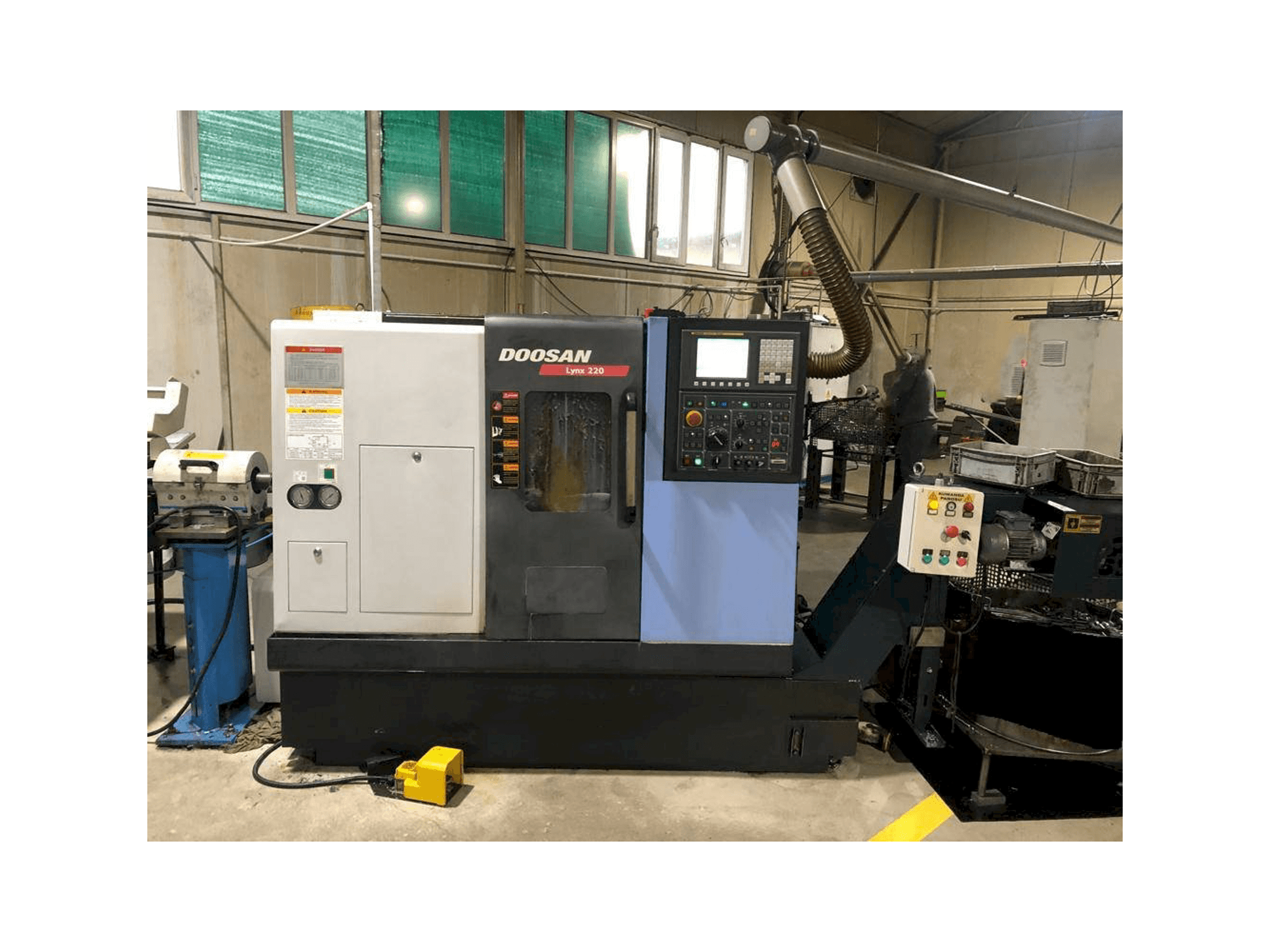 A Doosan Lynx 220 B gép elölnézete