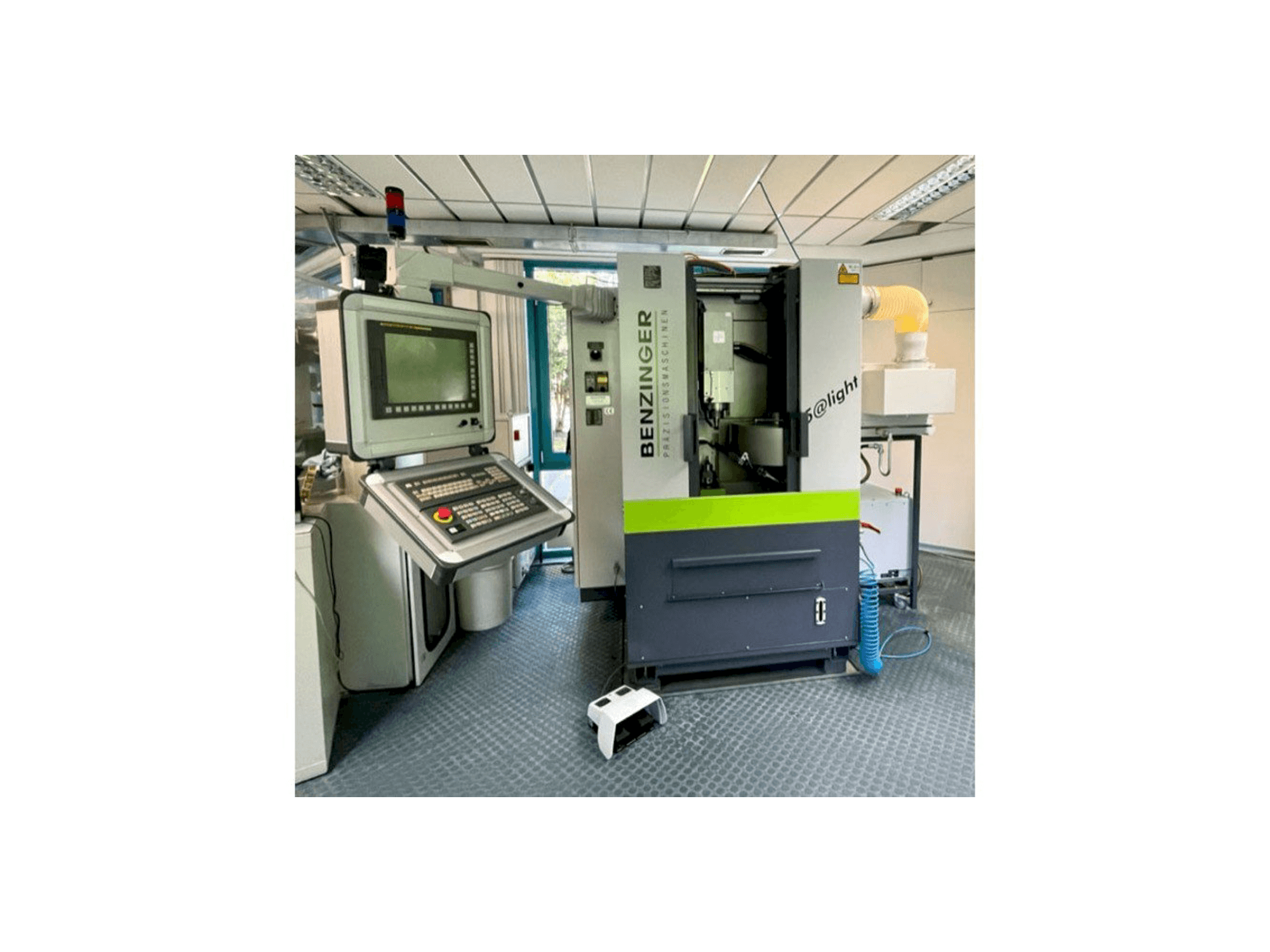 A Benzinger 5@light gép elölnézete