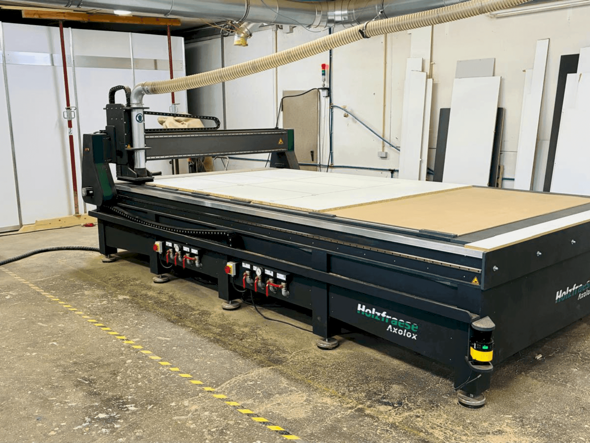 A GEWEMA AXOLOX 4021 gép elölnézete