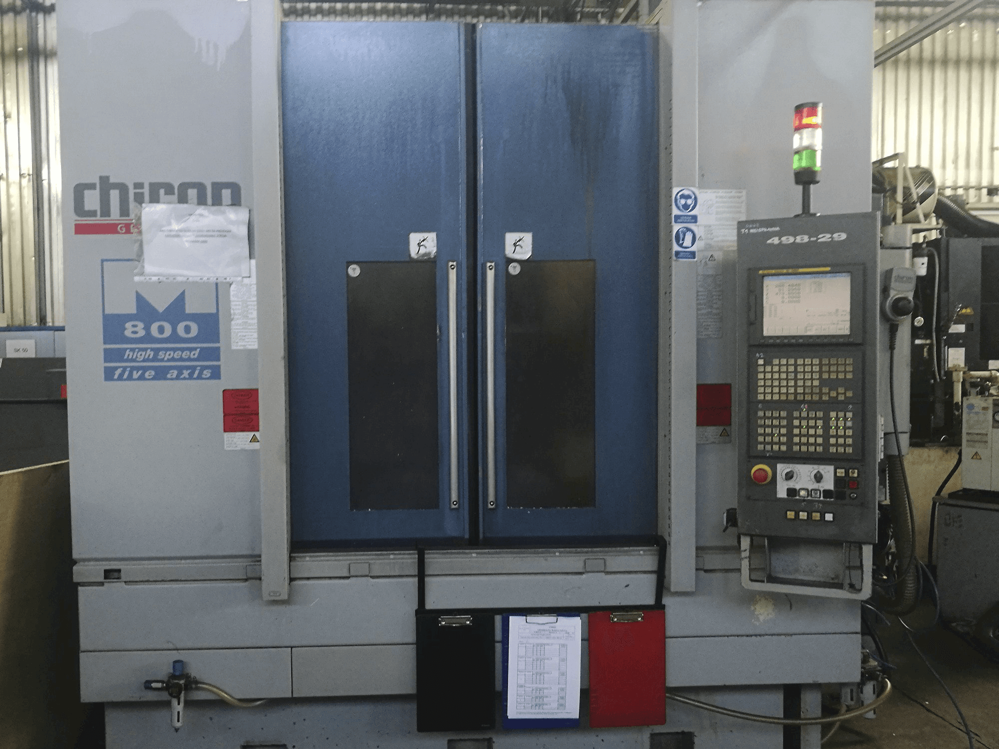 A CHIRON MILL 800 gép elölnézete