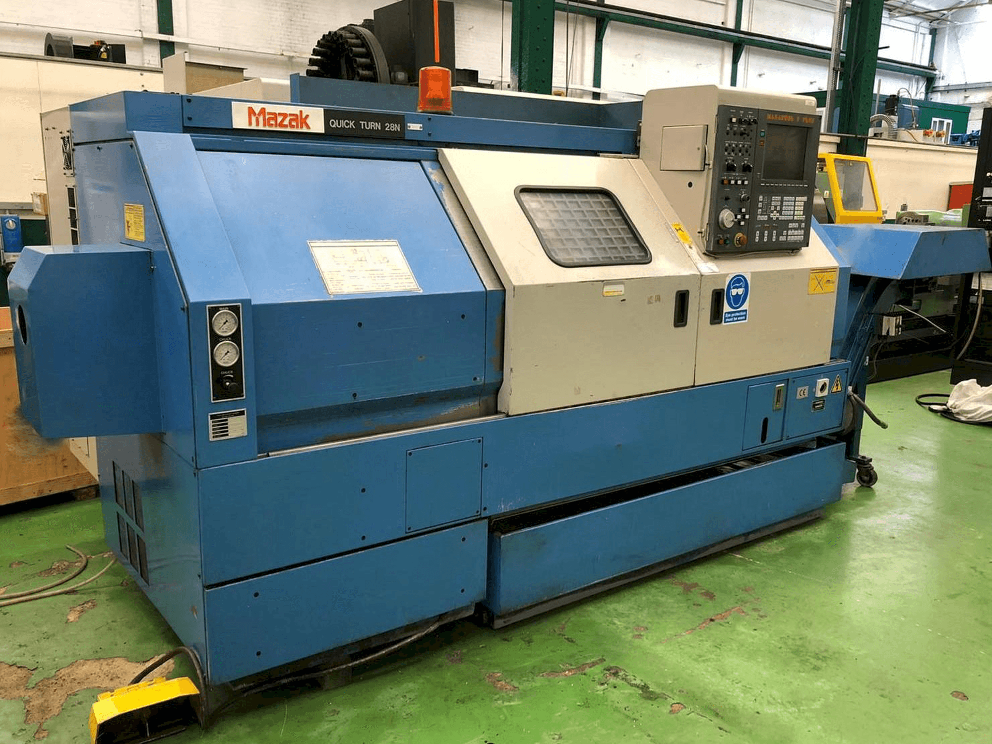 A Mazak QUICK TURN 28N gép elölnézete