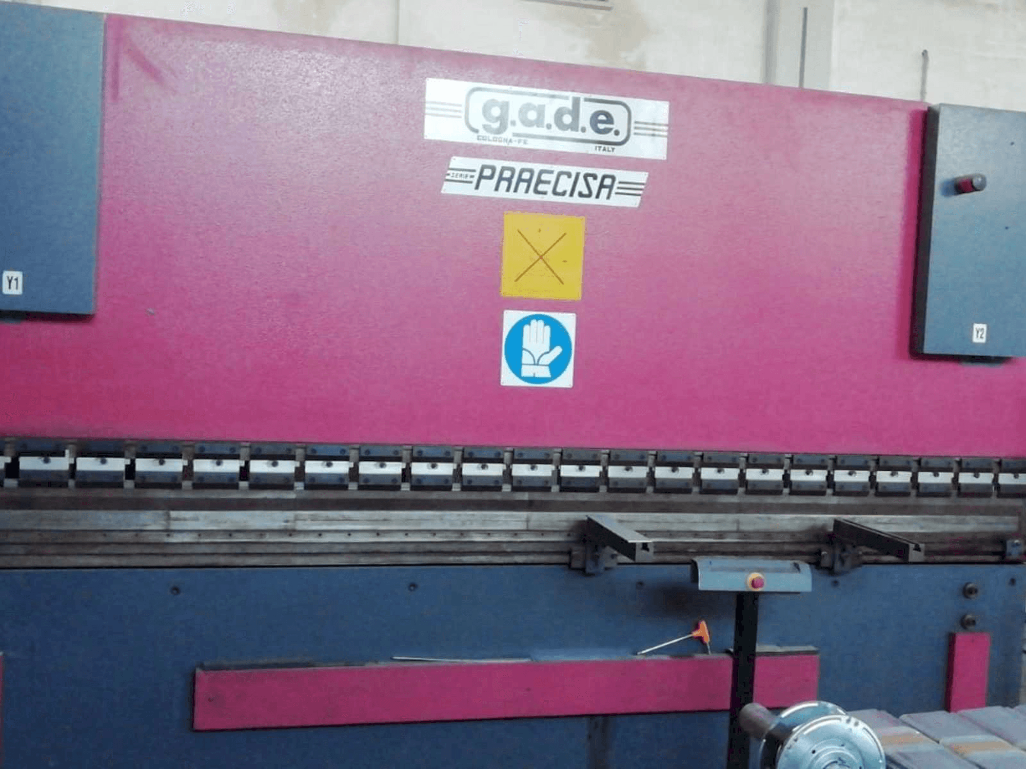 A Gade PS-C 4120 gép elölnézete