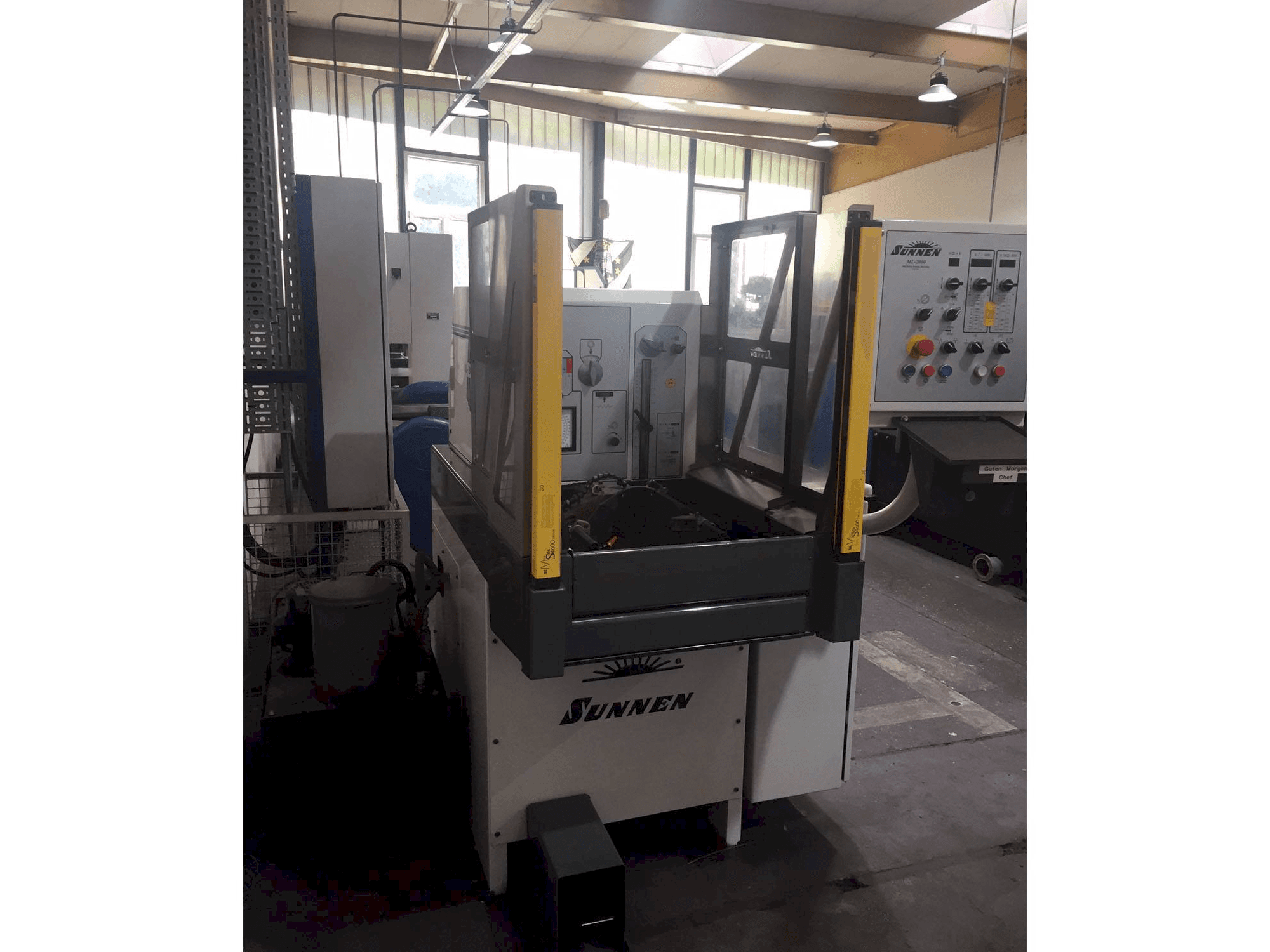 A Sunnen ML-2000 gép elölnézete